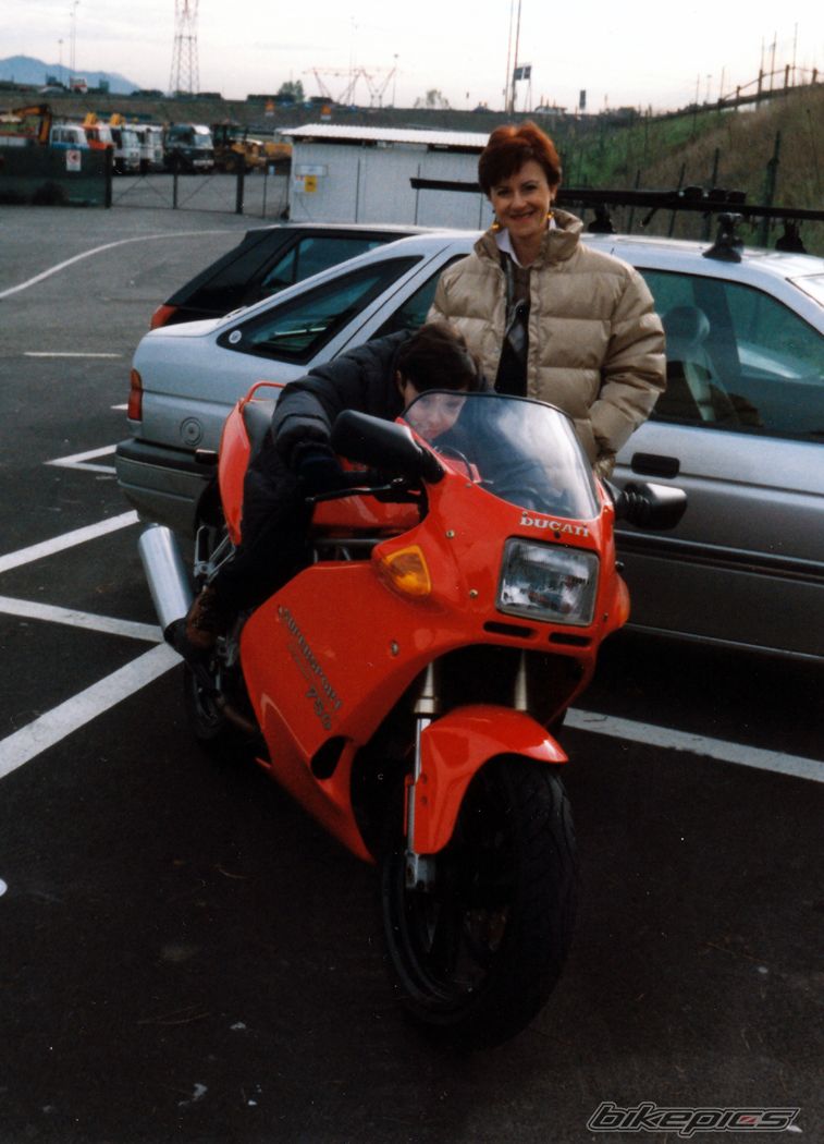 1993 DUCATI 750 SS | Picture 1731995 motorcycle photo