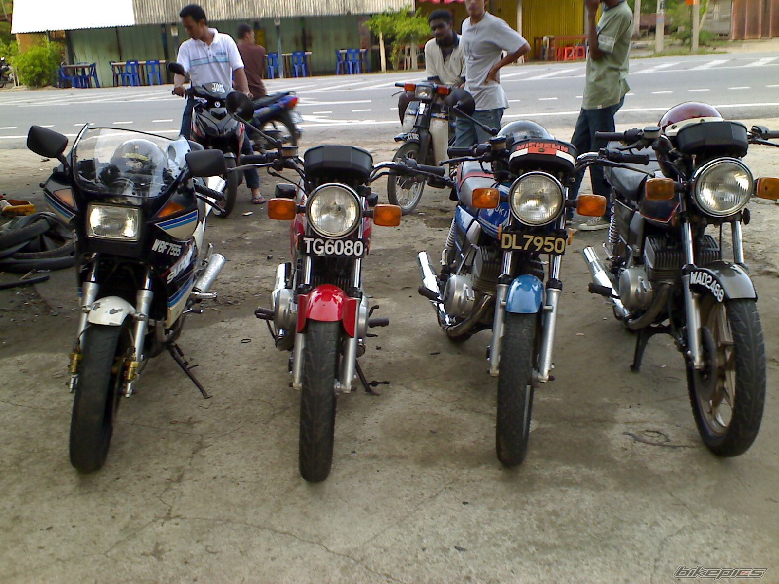 1999 SUZUKI GT 250 | Picture 1736131 motorcycle photo