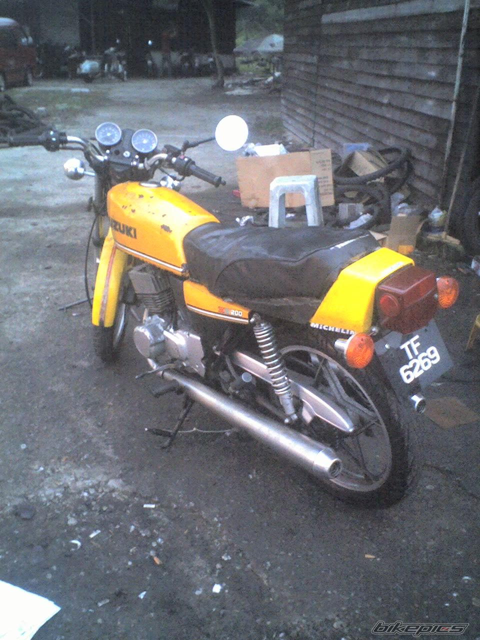 2009 SUZUKI GT 200 | Picture 1736138 motorcycle photo