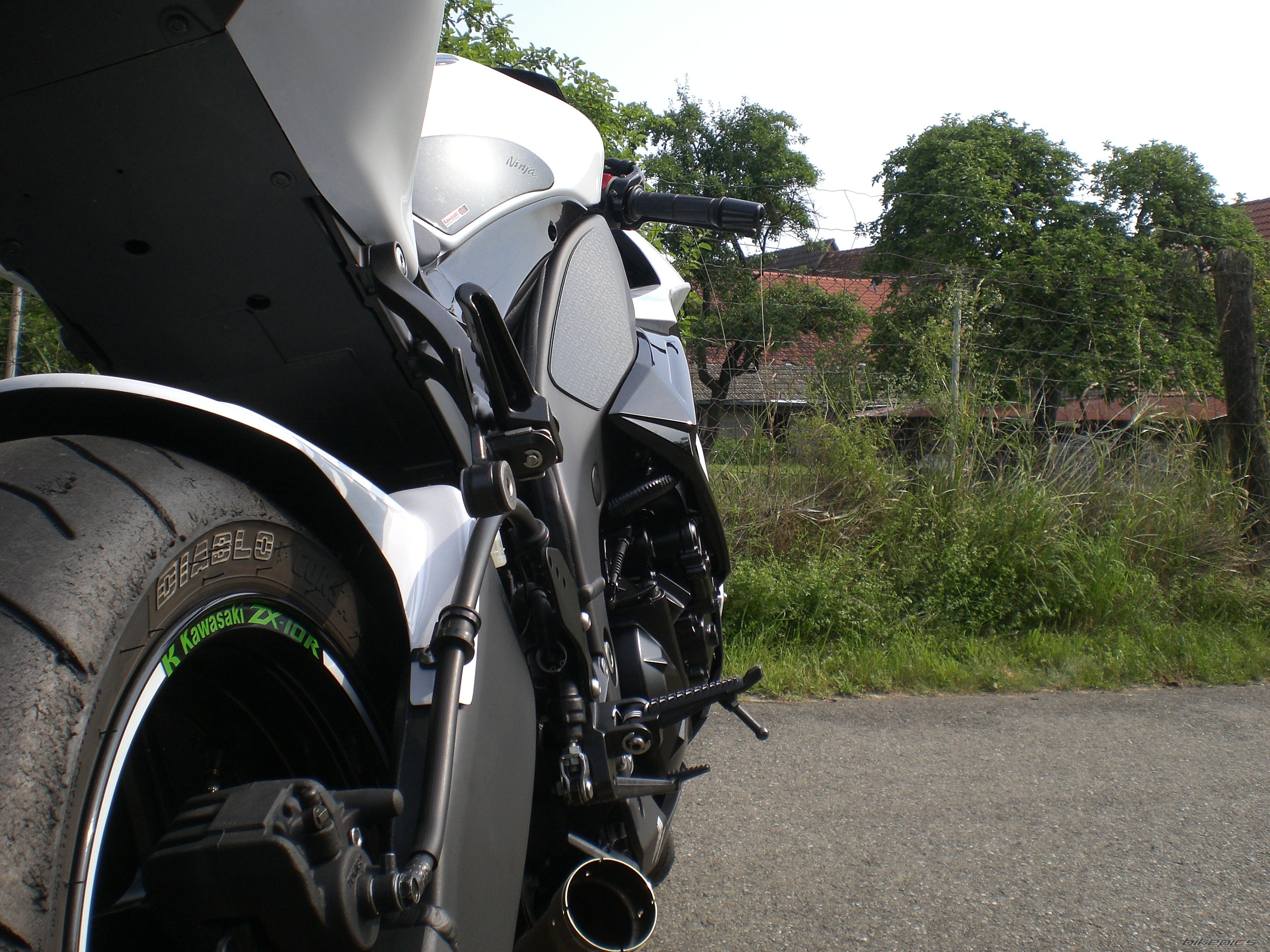 2009 KAWASAKI ZX 10R | Picture 1738759 motorcycle photo