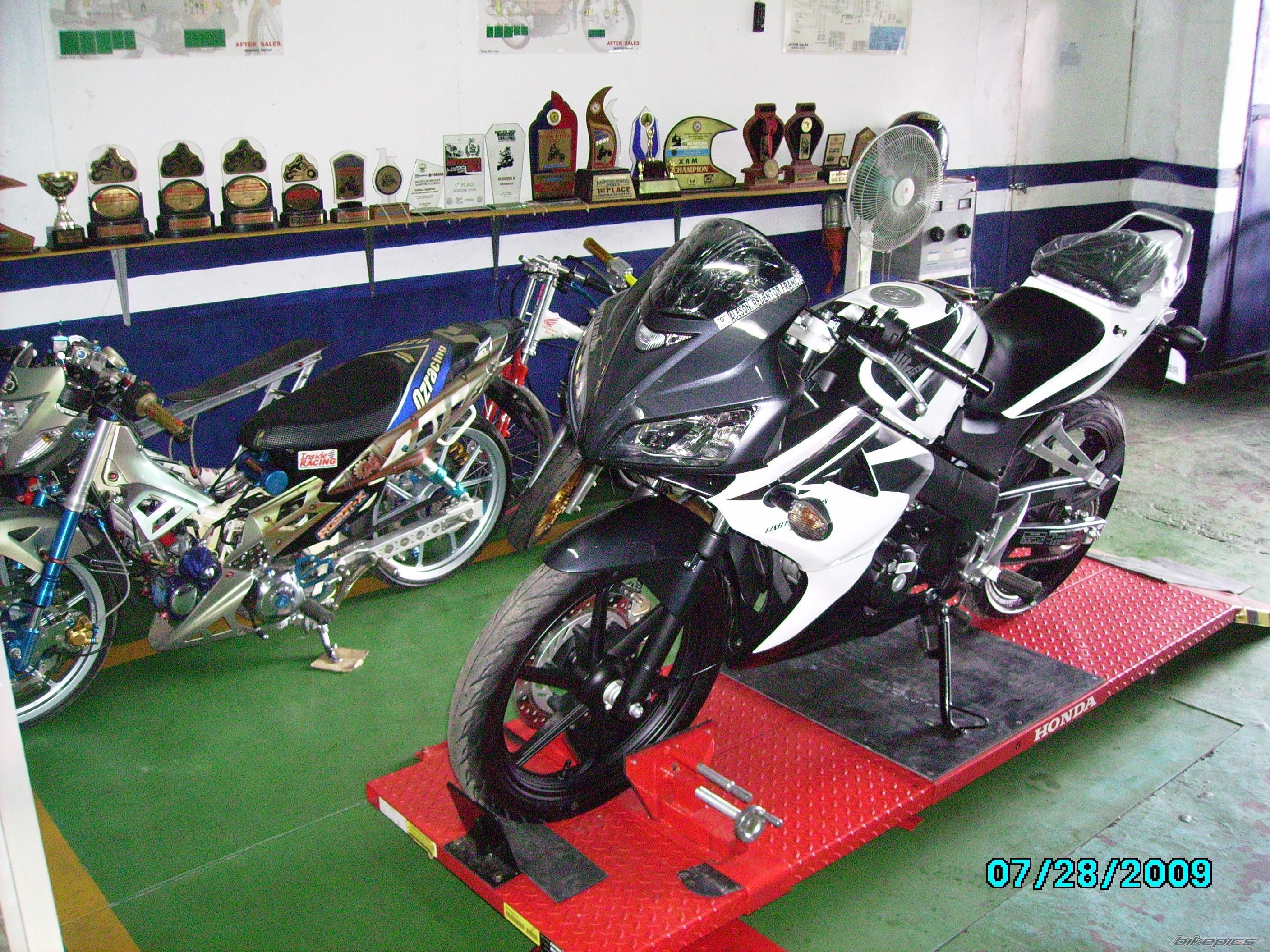 2009 HONDA CBR 125 | Picture 1738841 motorcycle photo