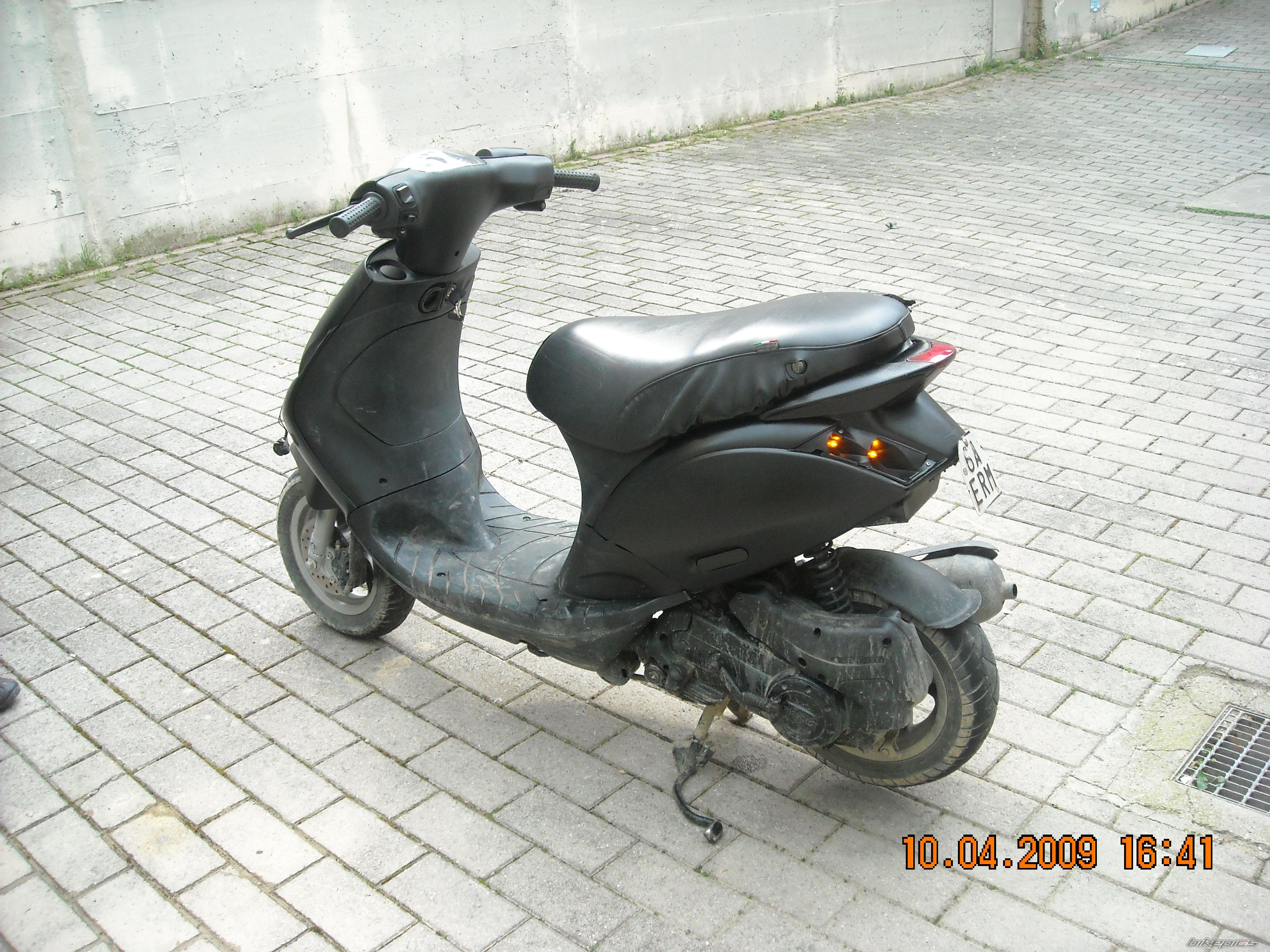 2009 PIAGGIO ZIP | Picture 1742561 motorcycle photo