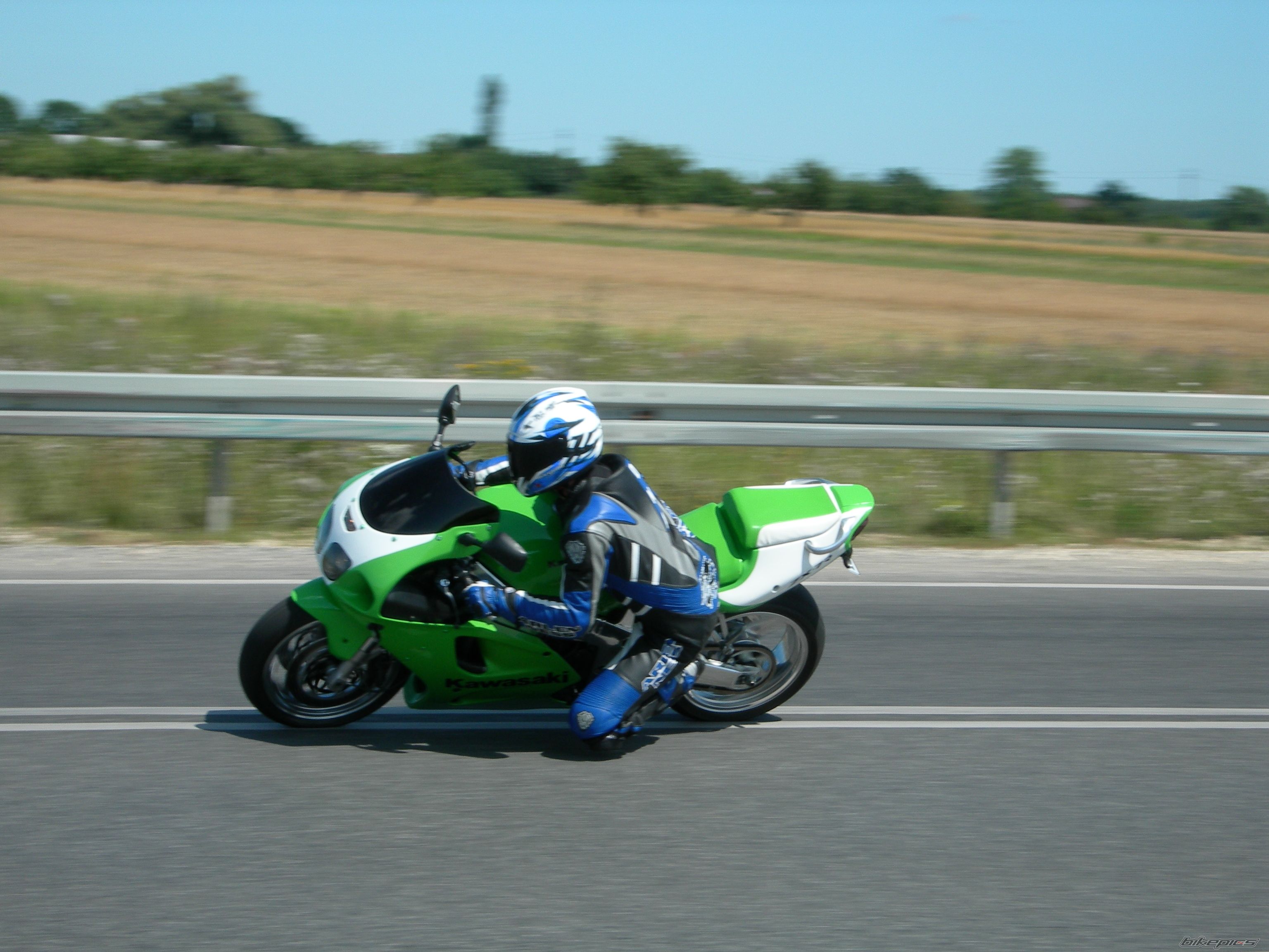 2000 KAWASAKI ZX 7R | Picture 1743571 motorcycle photo