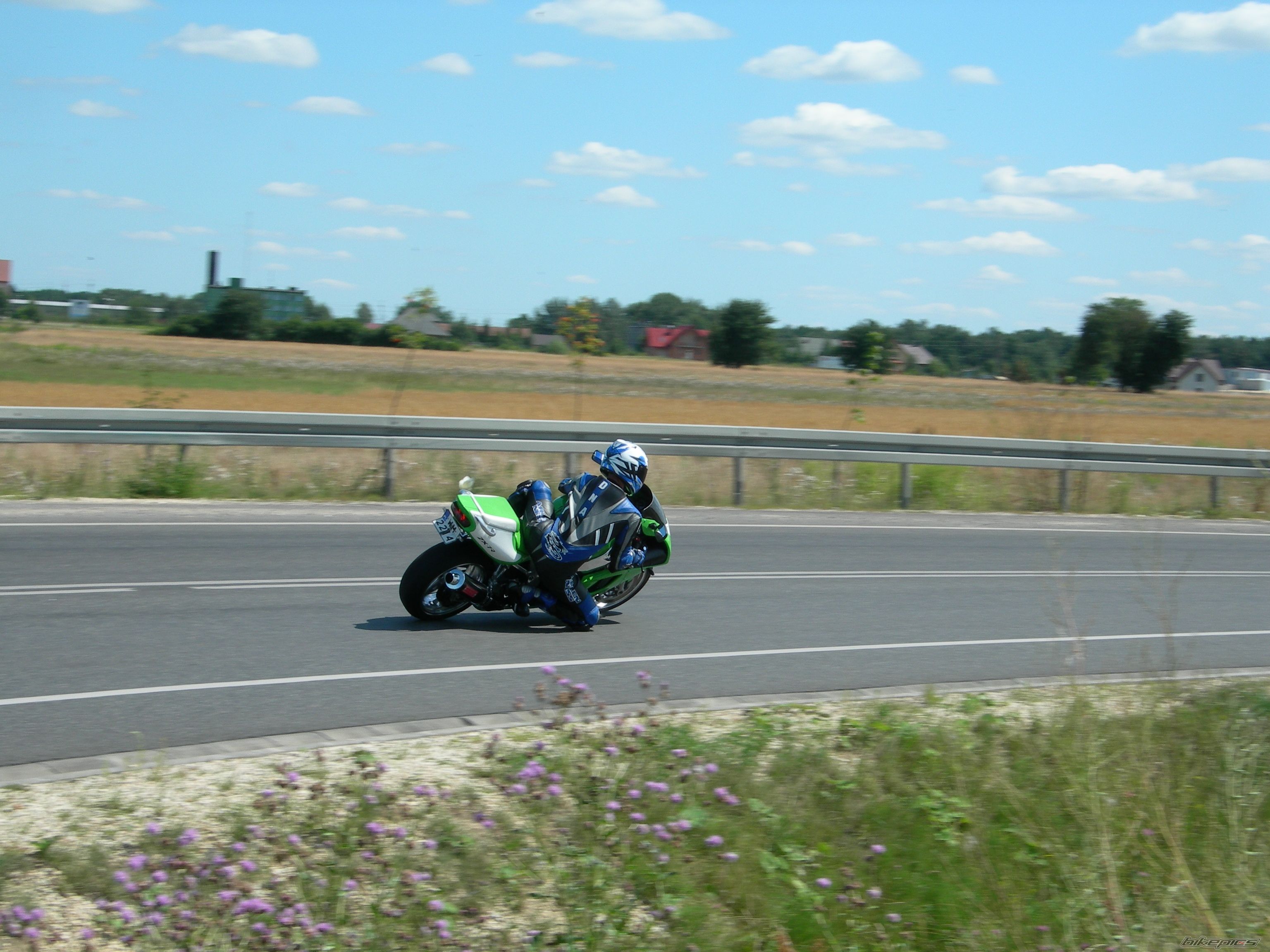 2000 KAWASAKI ZX 7R | Picture 1743586 motorcycle photo
