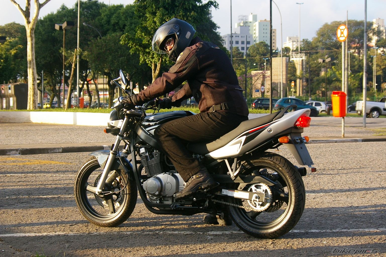2009 SUZUKI GS 500 | Picture 1743979 motorcycle photo