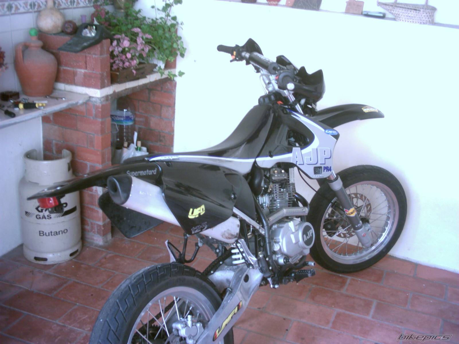 2004 AJP PR4 125 | Picture 174667 motorcycle photo