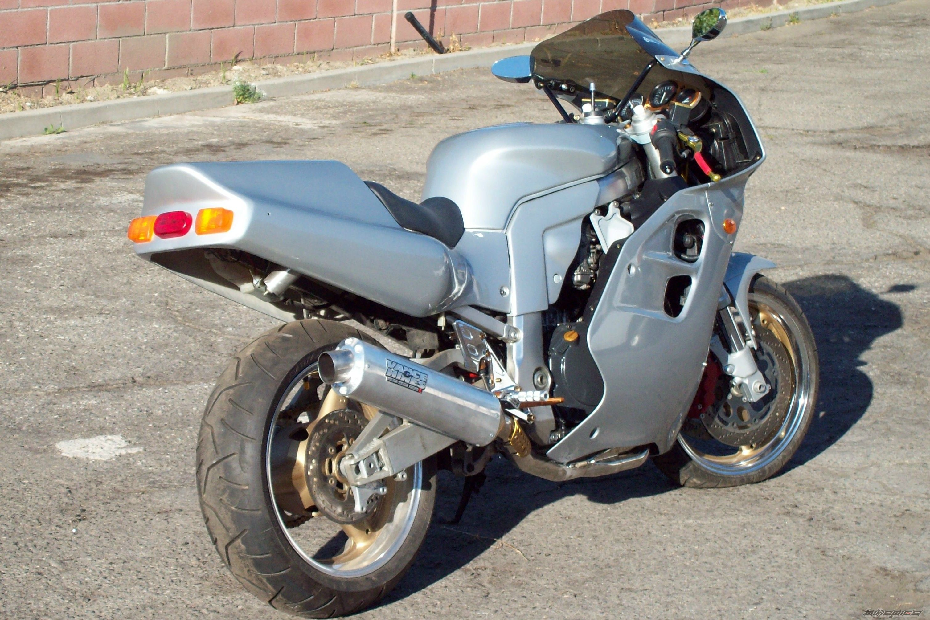 1996 SUZUKI GSX R 1100 | Picture 1748392 motorcycle photo