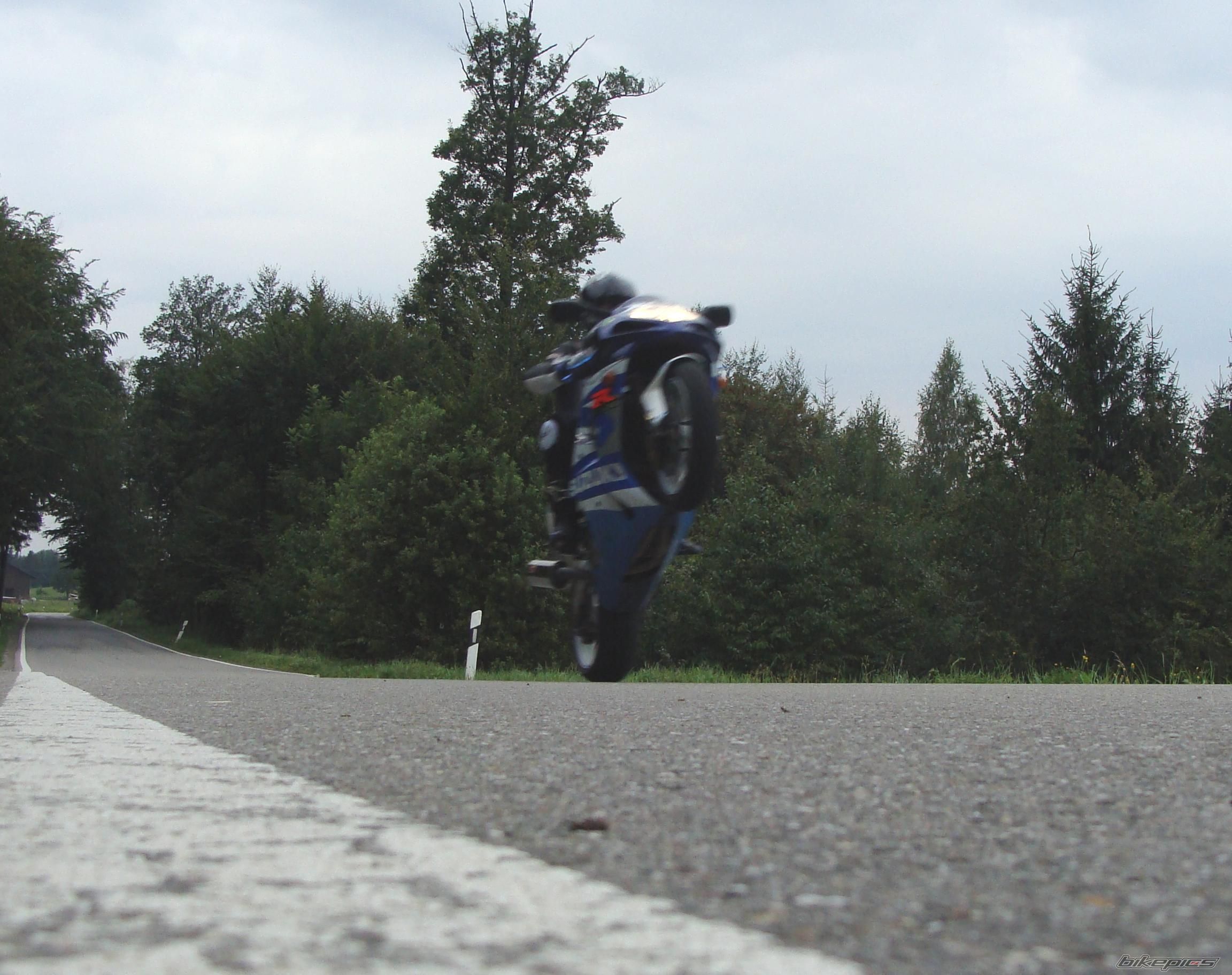 2001 SUZUKI GSX R 1000 | Picture 1749708 motorcycle photo