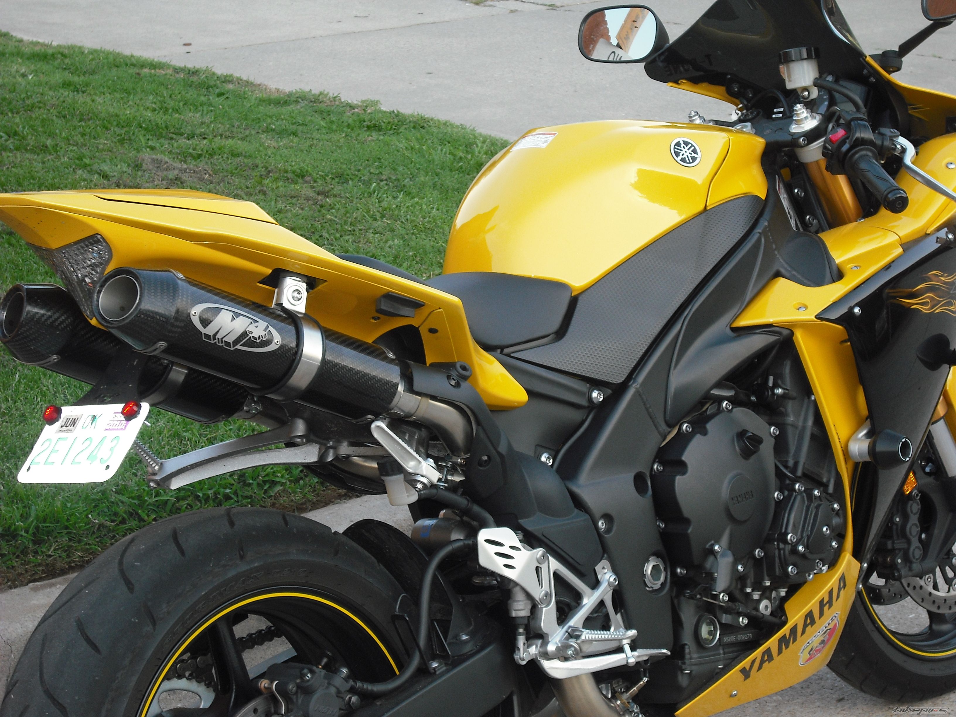 2009 YAMAHA YZF R1 | Picture 1754613 motorcycle photo
