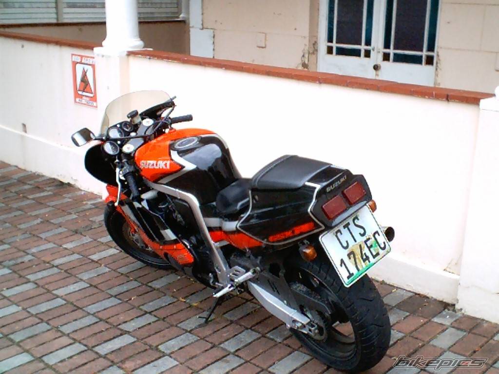 1994 SUZUKI GSX R 400 | Picture 17561 motorcycle photo