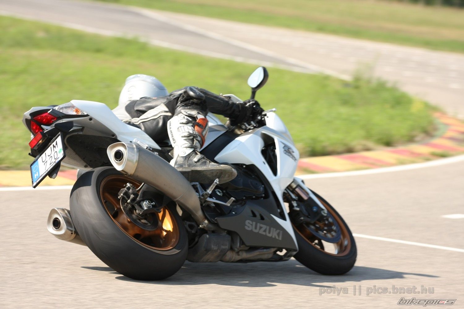 2009 SUZUKI GSX R 1000 | Picture 1756726 motorcycle photo
