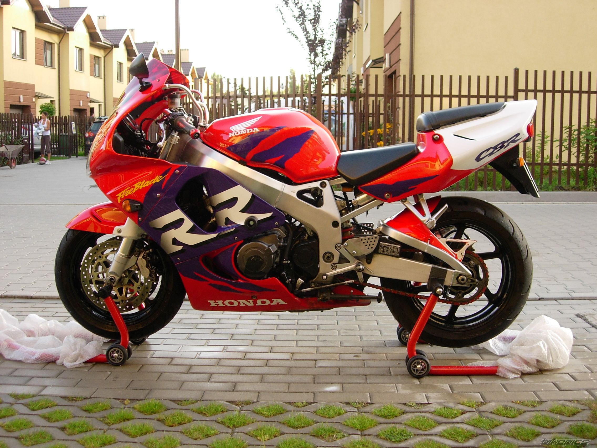 1998 HONDA CBR 900 | Picture 1759129 motorcycle photo