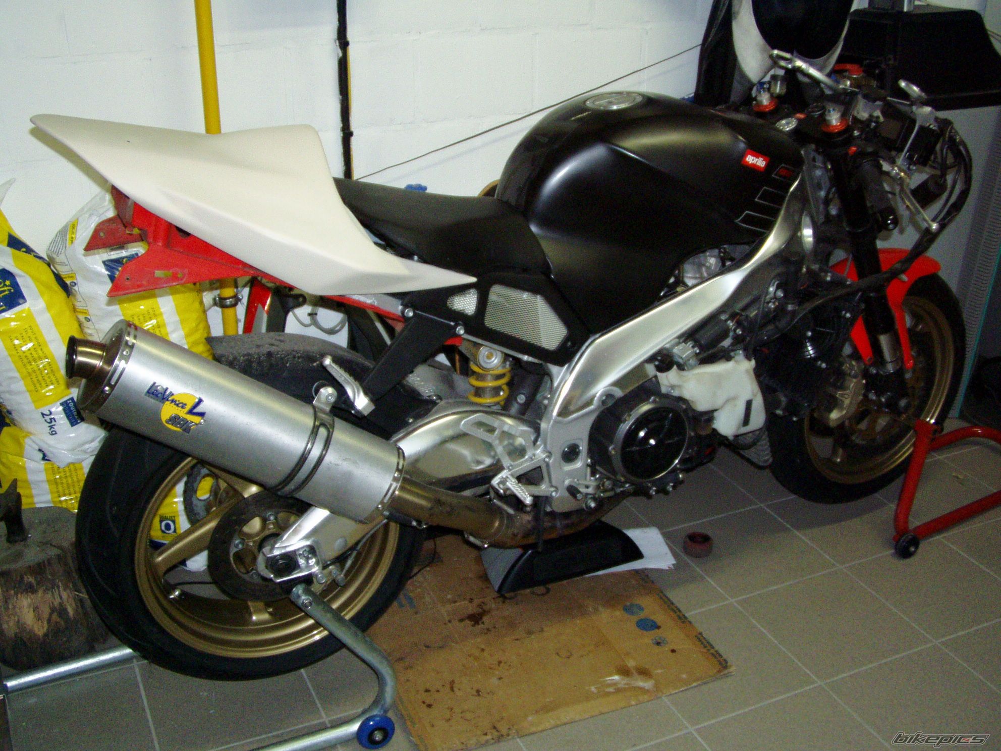 2001 APRILIA RSV 1000 MILLE | Picture 1771424 motorcycle photo