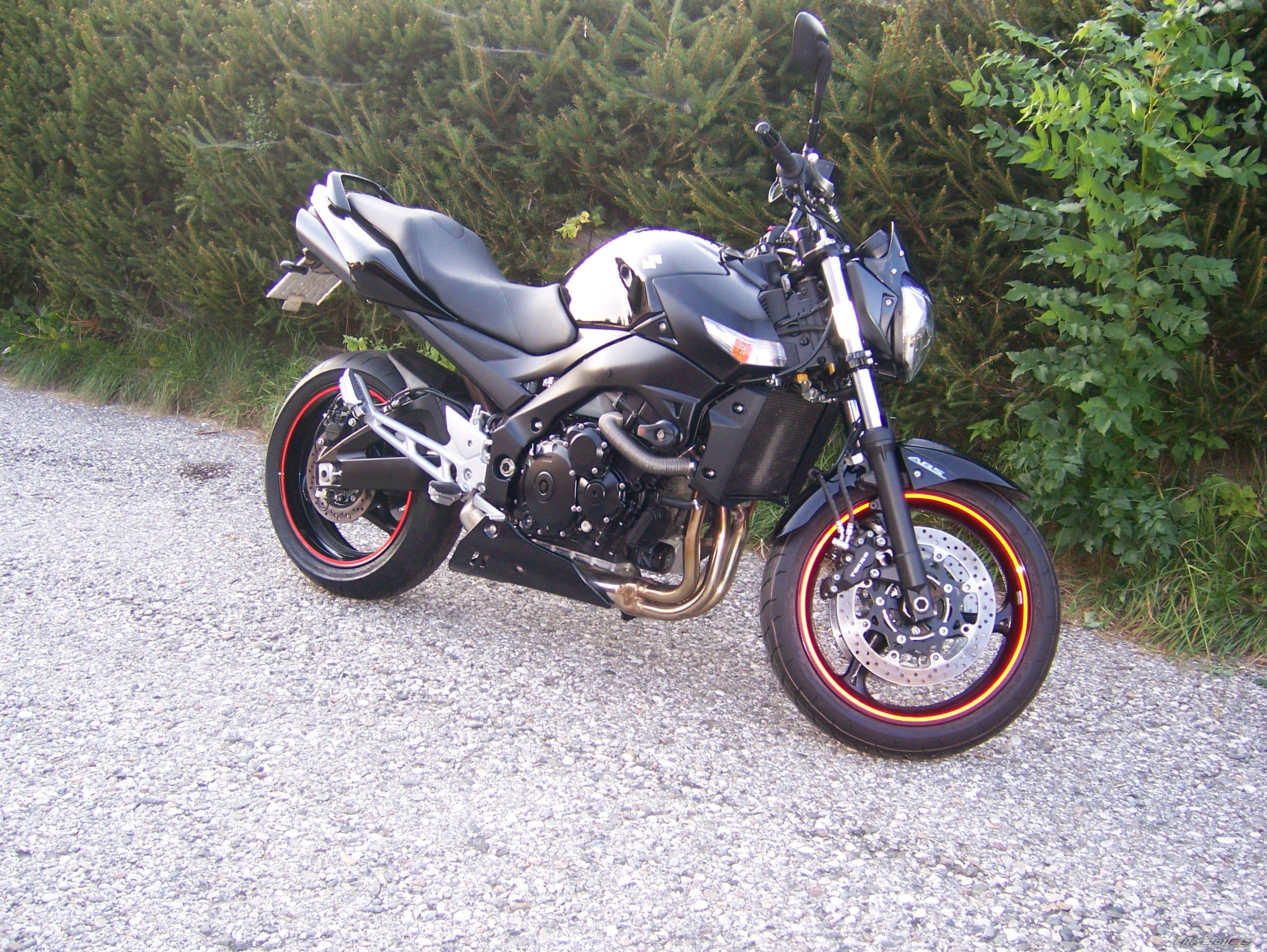 2009 SUZUKI GSR 600 | Picture 1771586 motorcycle photo