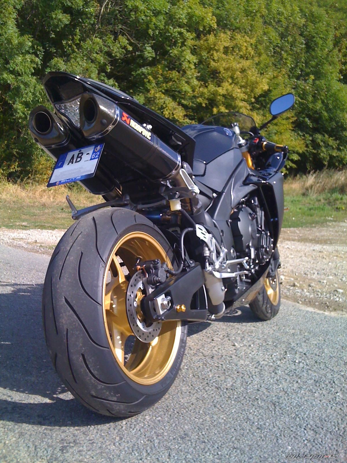 2009 YAMAHA YZF R1 | Picture 1772704 motorcycle photo