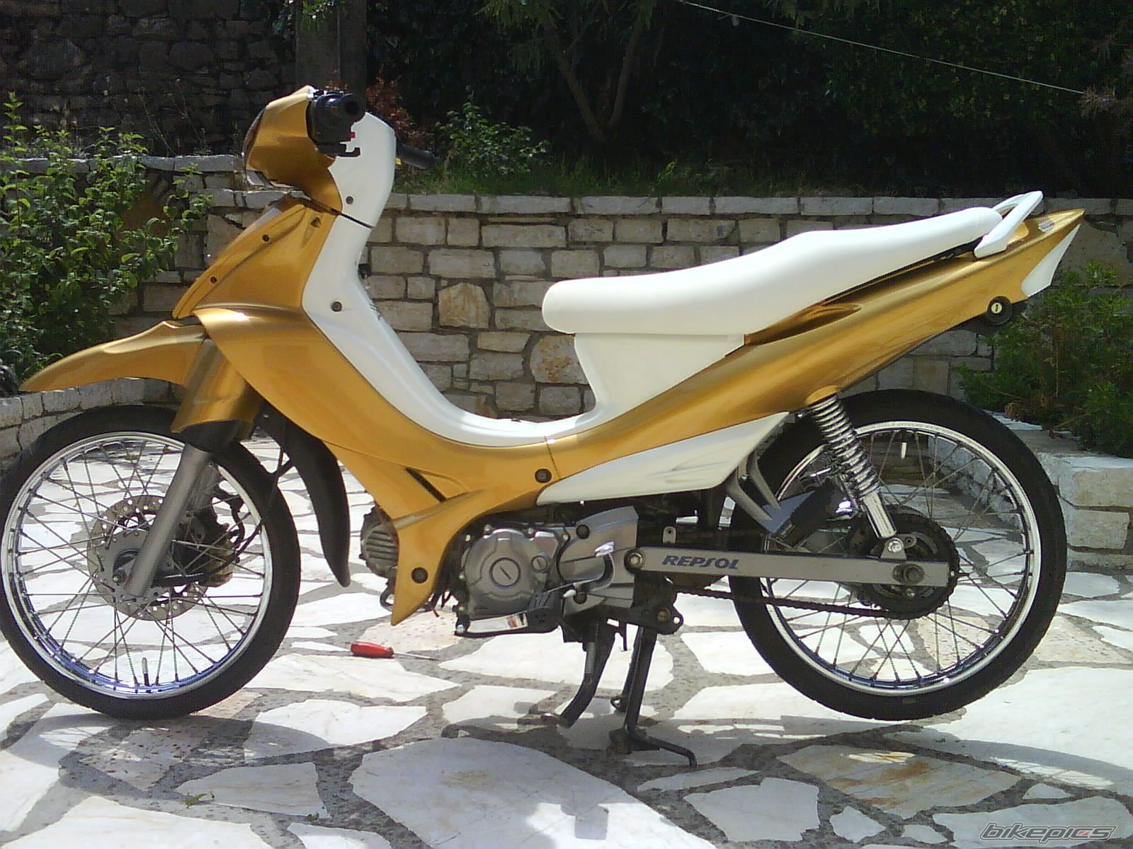 2010 YAMAHA CRYPTON R 115 | Picture 1775453 motorcycle photo