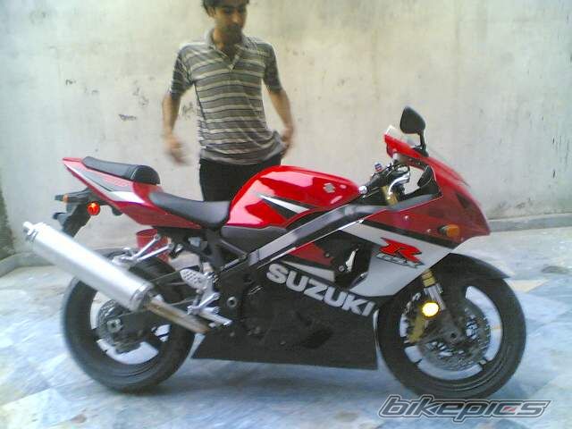 2004 SUZUKI GSX R 600 | Picture 1777108 motorcycle photo