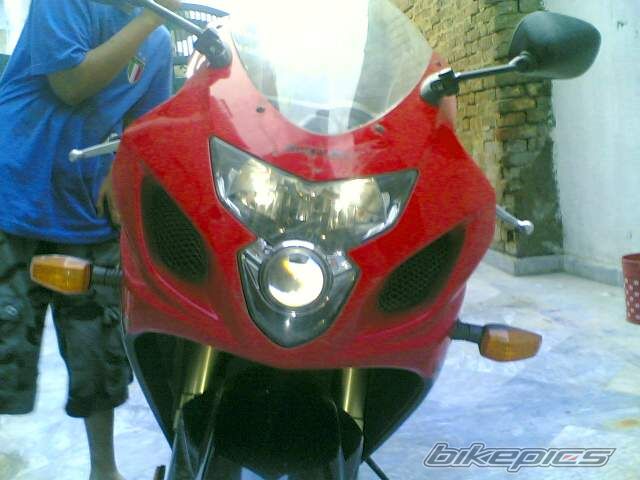 2004 SUZUKI GSX R 600 | Picture 1777111 motorcycle photo
