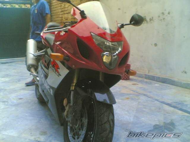 2004 SUZUKI GSX R 600 | Picture 1777114 motorcycle photo