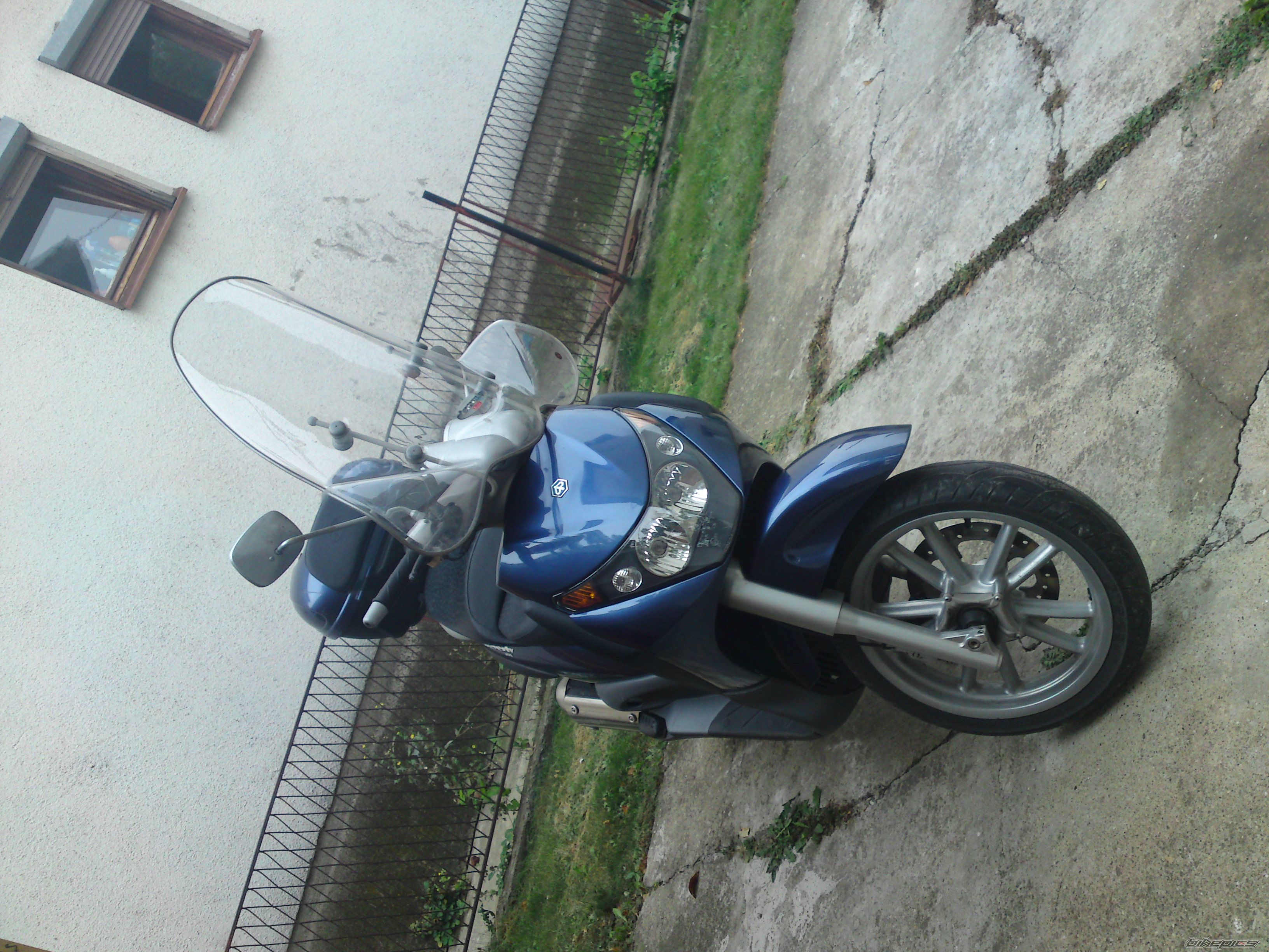 2003 PIAGGIO BEVERLY 200 | Picture 1778028 motorcycle photo