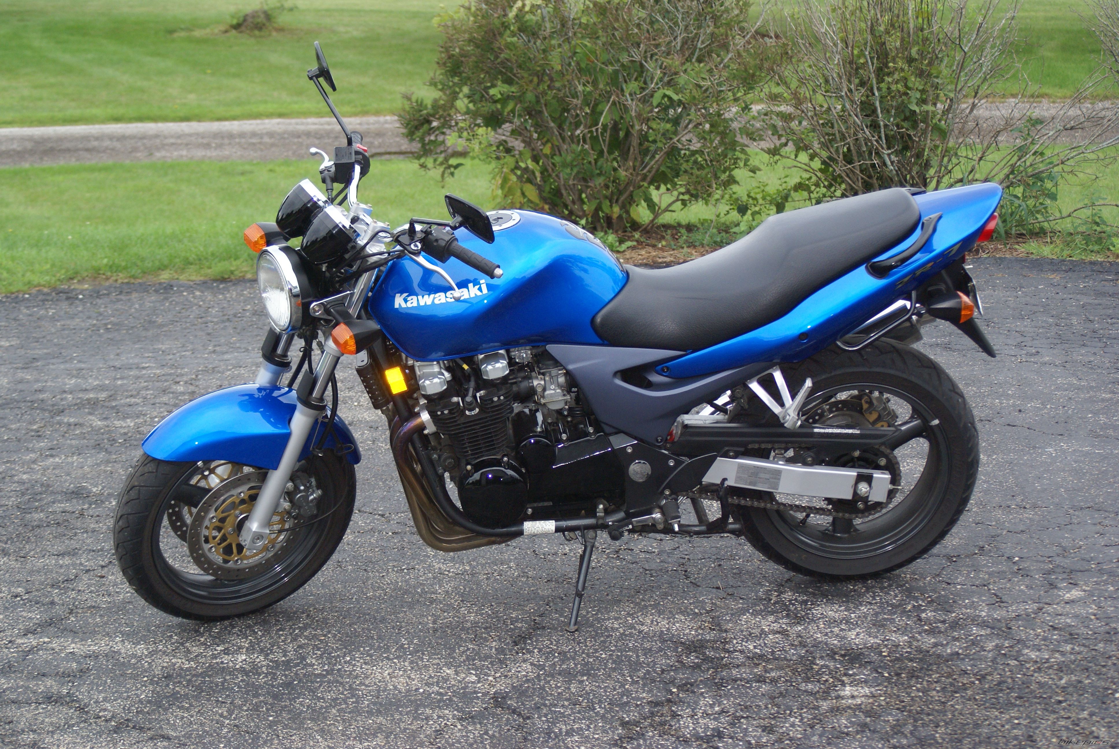2000 KAWASAKI ZR 7 | Picture 1779575 motorcycle photo