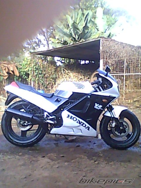 1989 HONDA VFR 400 | Picture 1779869 motorcycle photo