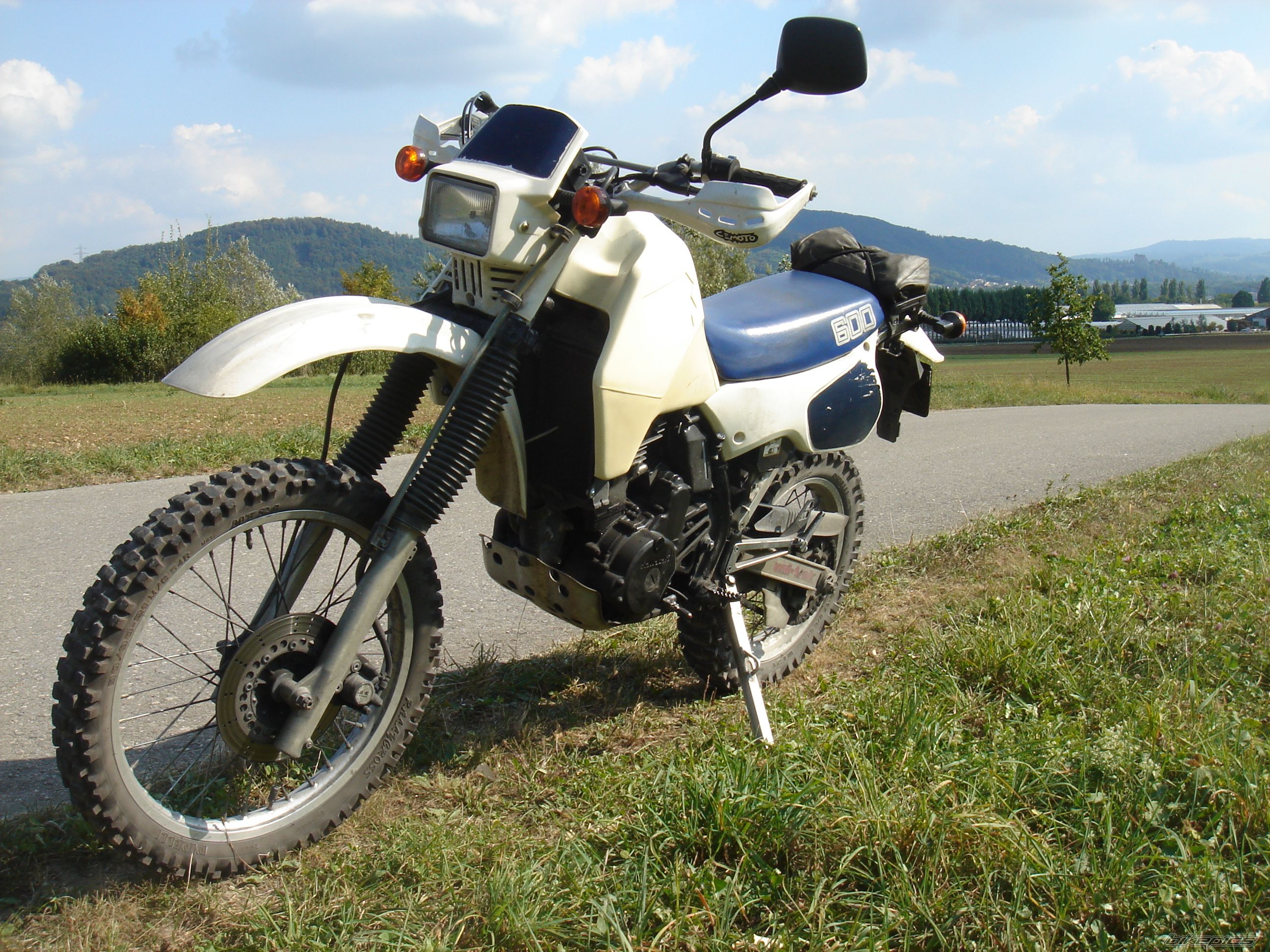 1988 KAWASAKI KLR 600 | Picture 1780149 motorcycle photo