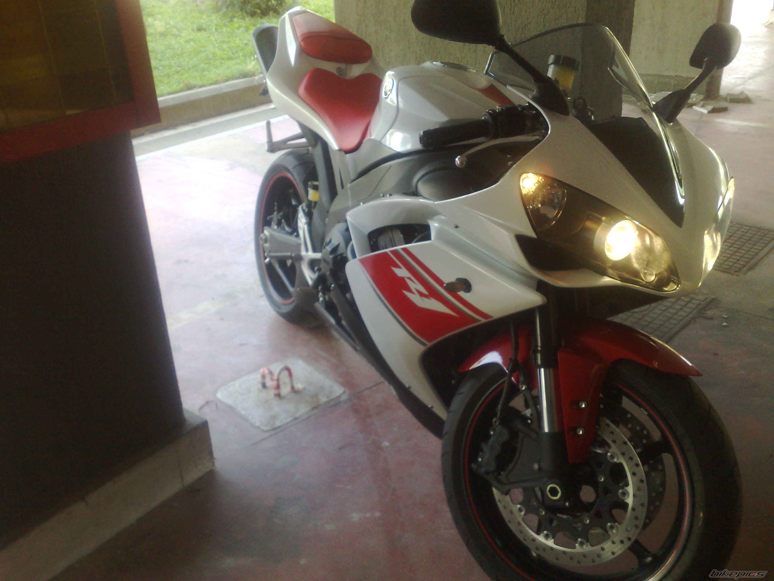 2008 YAMAHA YZF R1 | Picture 1782413 motorcycle photo