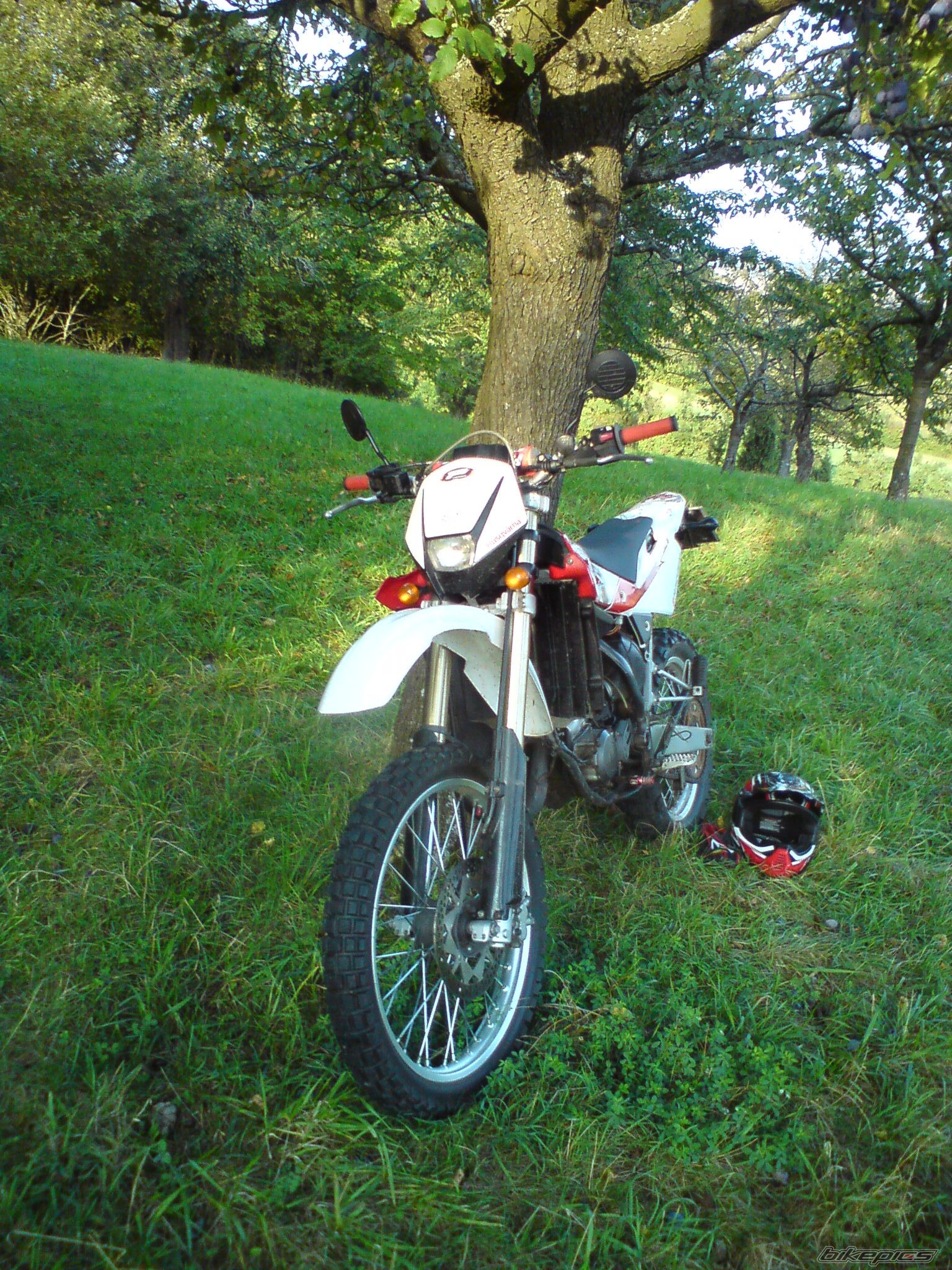 2005 HUSQVARNA WRE 125 | Picture 1786919 motorcycle photo