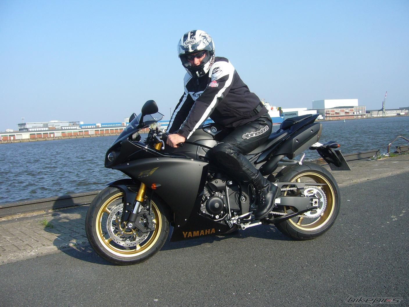 2009 YAMAHA YZF R1 | Picture 1787734 motorcycle photo