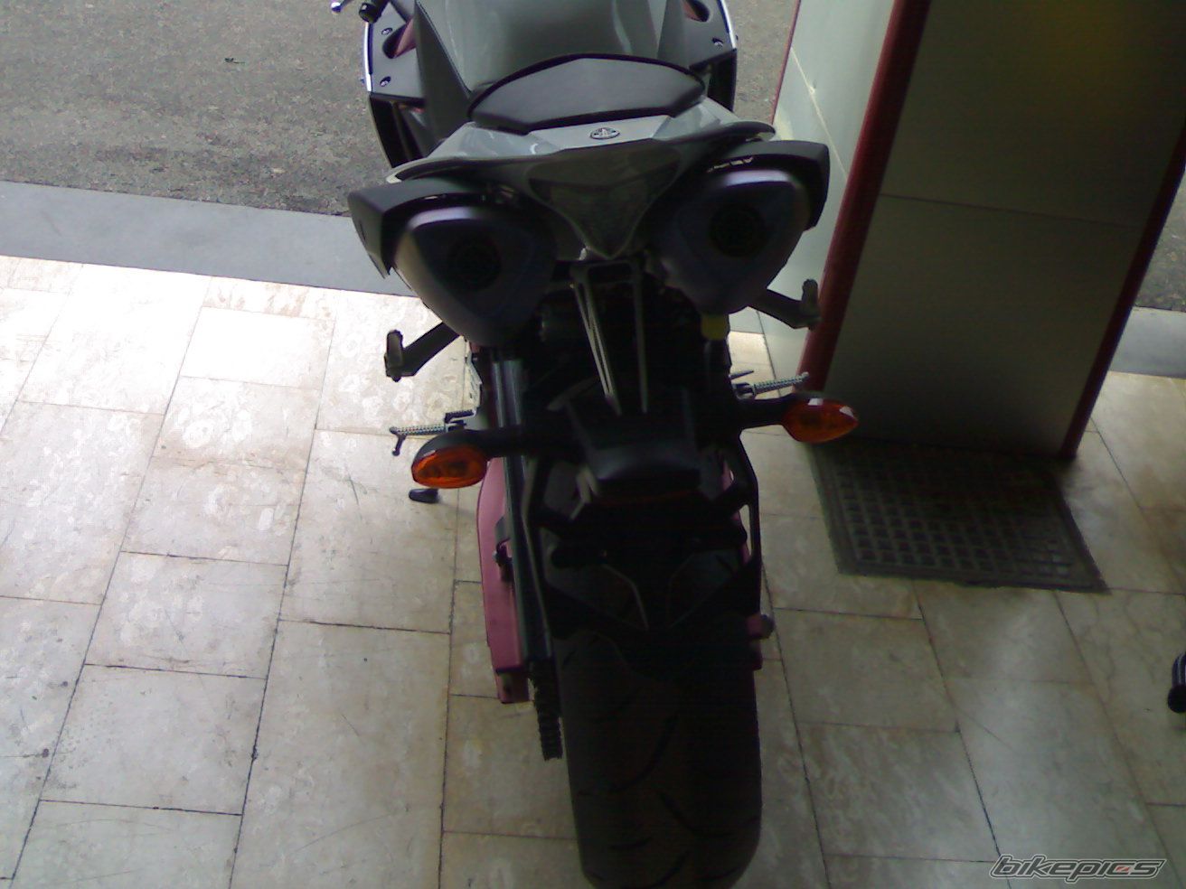 2009 YAMAHA YZF R1 | Picture 1788411 motorcycle photo