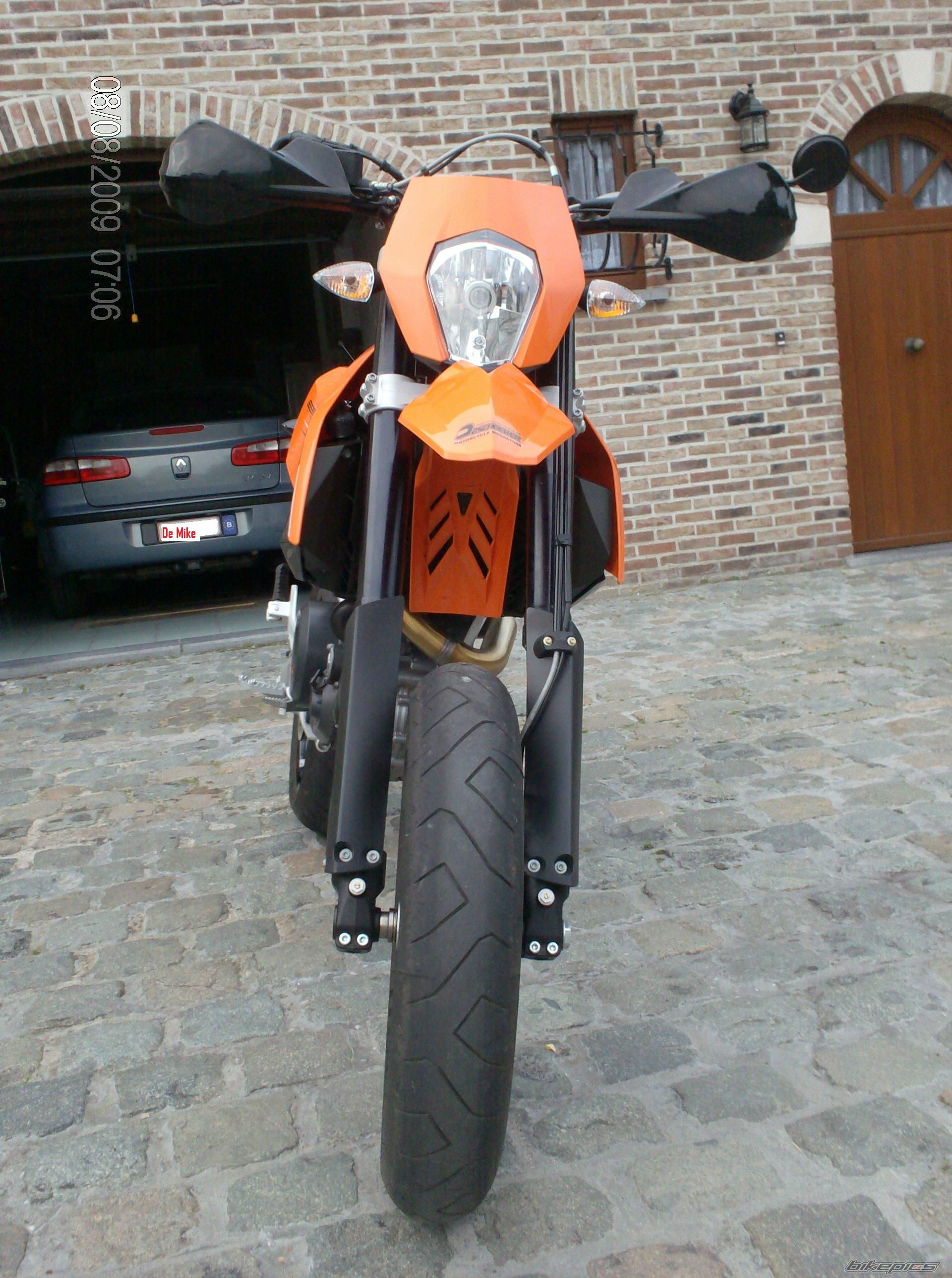 2009 KTM 690 SUPERMOTO | Picture 1788544 motorcycle photo