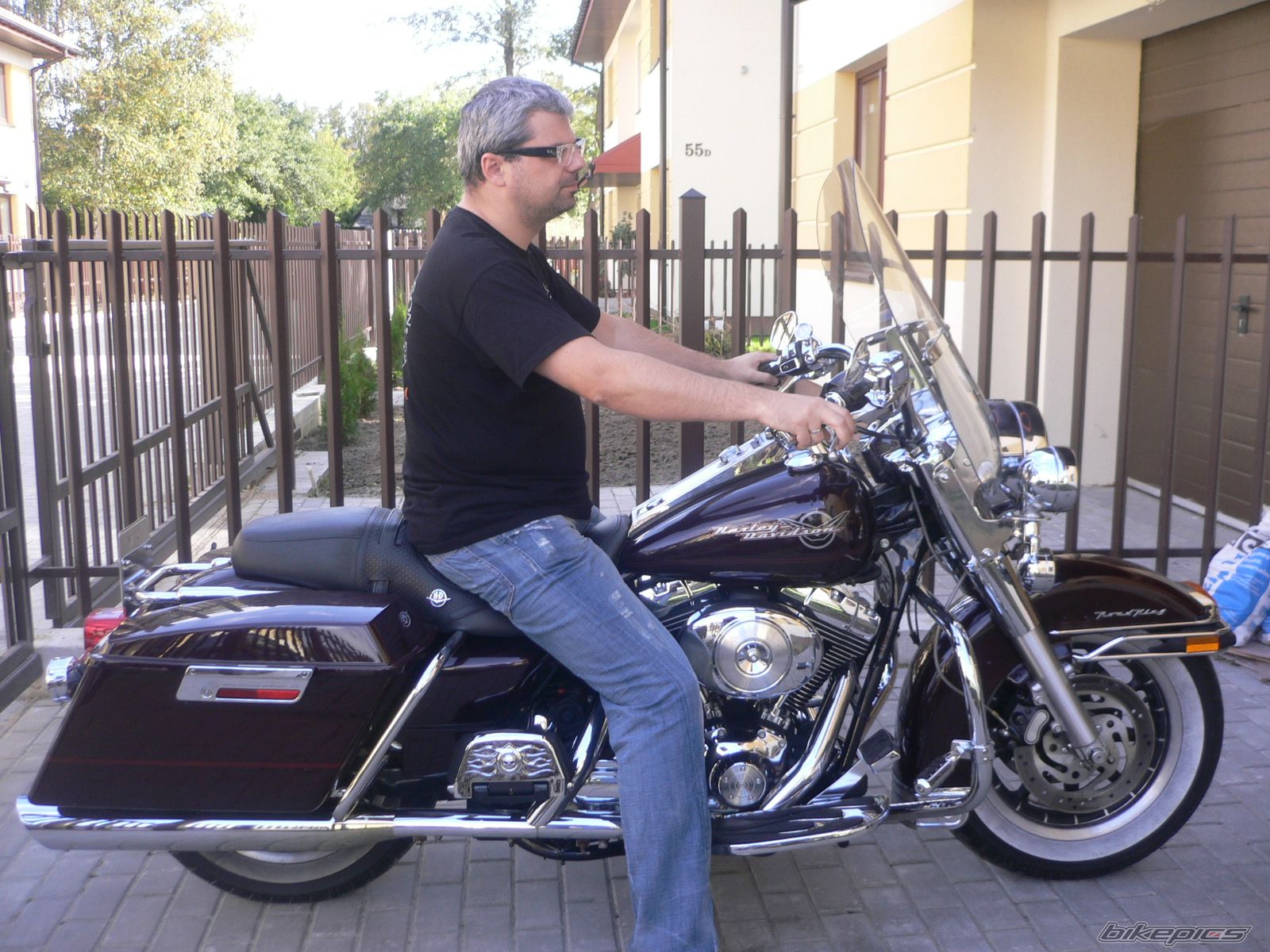 2005 HARLEY DAVIDSON HARLEY DAVISON ROAD KING CLASSIC | Picture 1789615 motorcycle photo