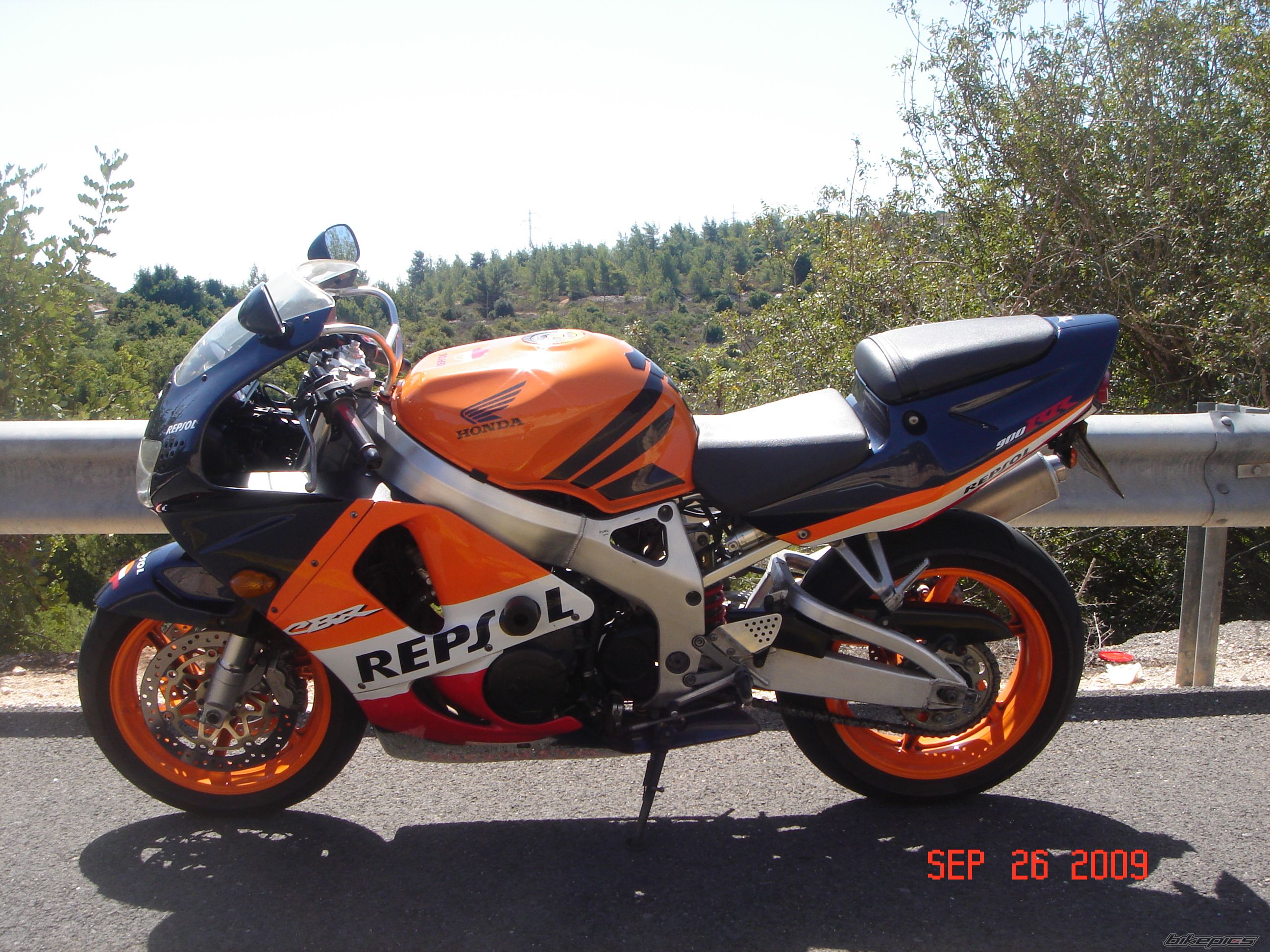 1999 HONDA CBR 900 | Picture 1791219 motorcycle photo