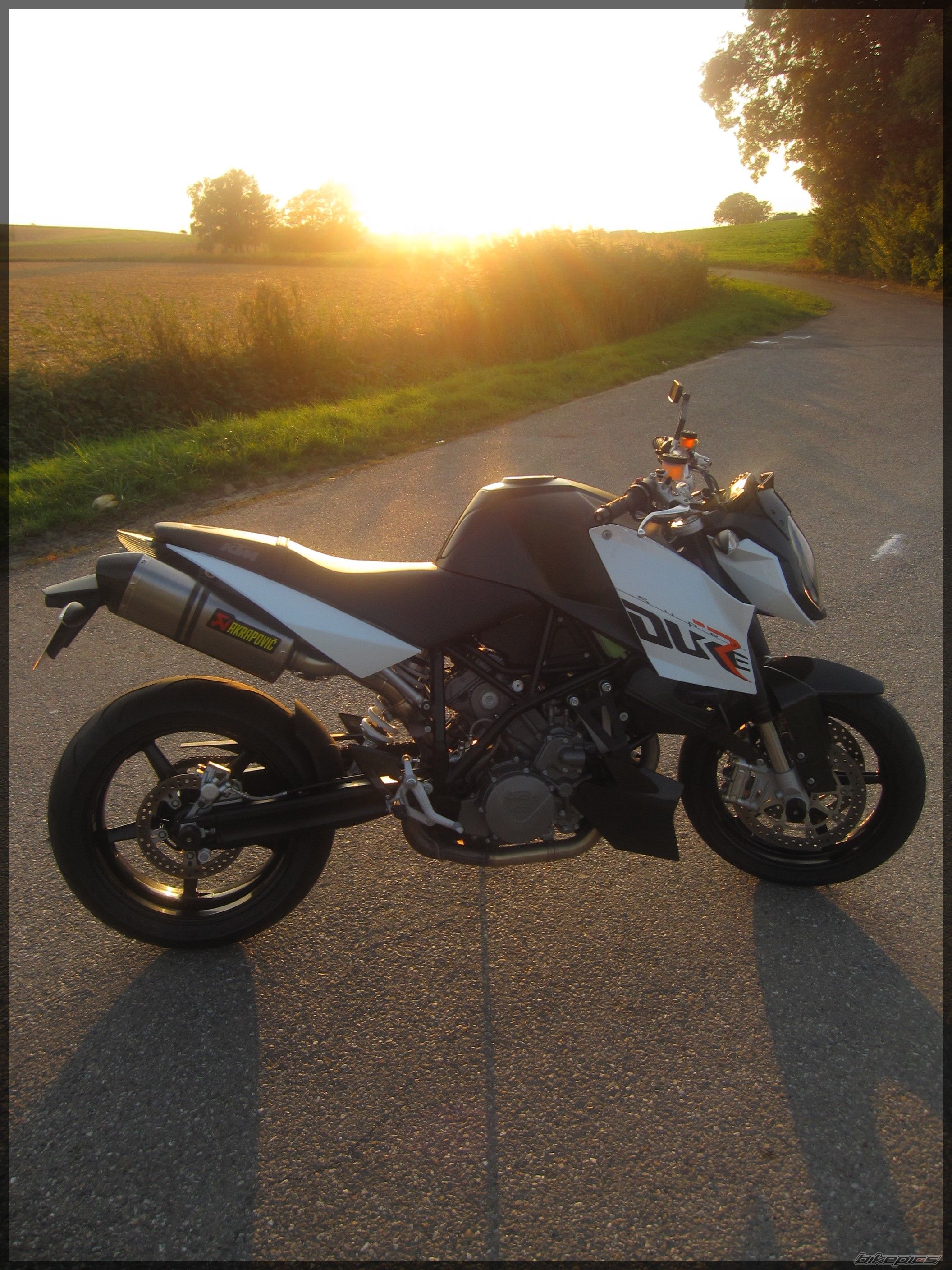 2008 KTM 990 SUPERDUKE | Picture 1791538 motorcycle photo