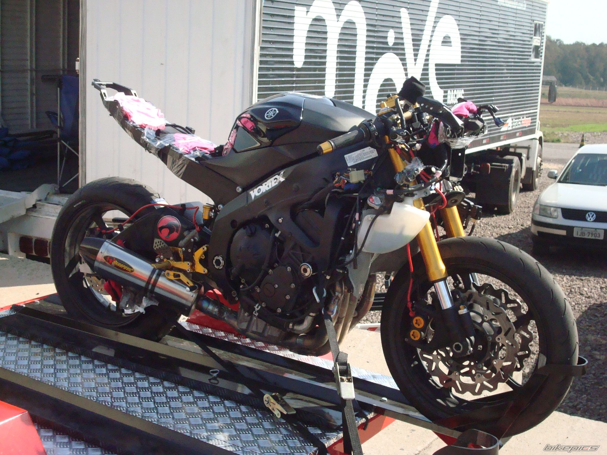 2009 YAMAHA YZF R1 | Picture 1791802 motorcycle photo