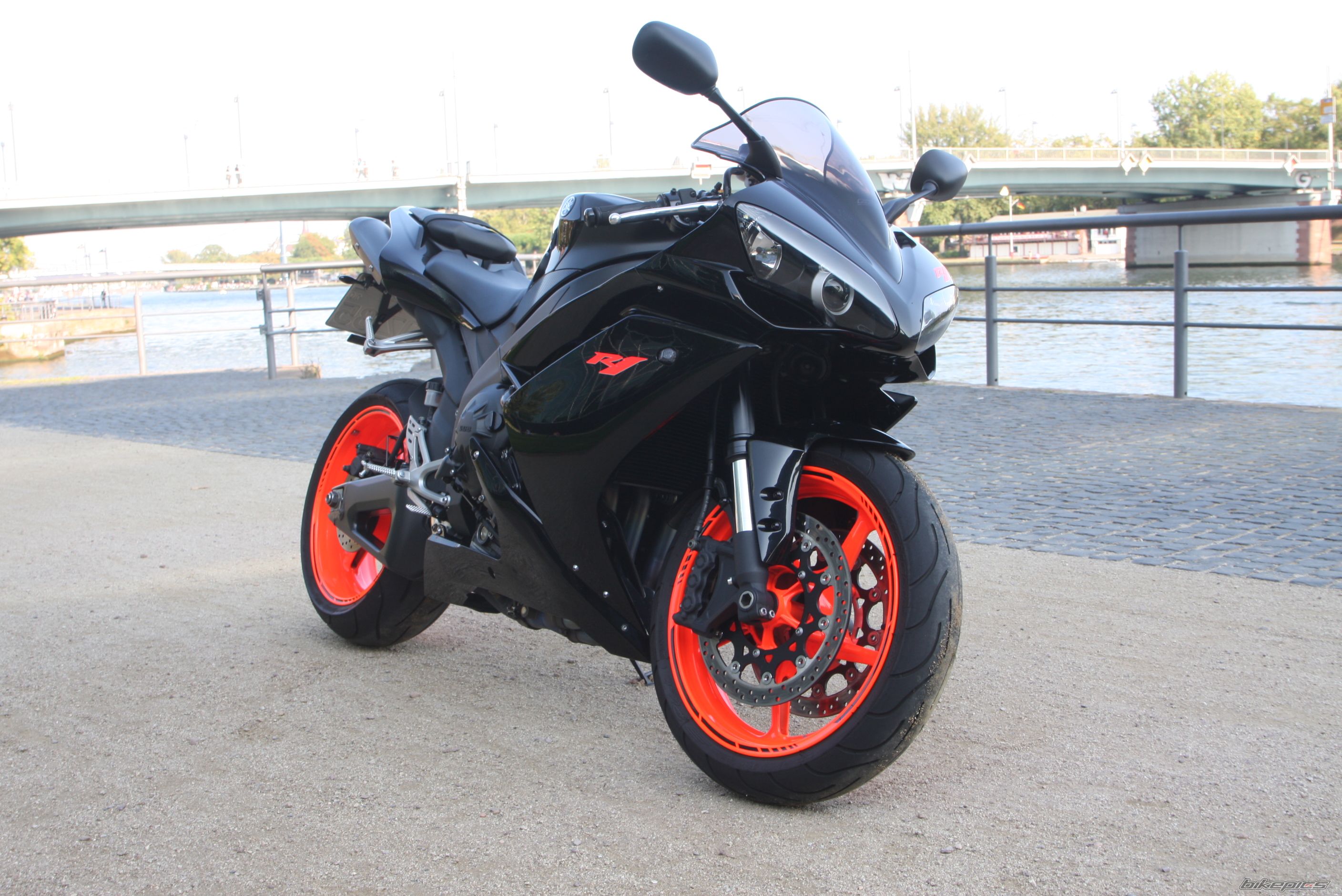2008 YAMAHA YZF R1 | Picture 1793429 motorcycle photo
