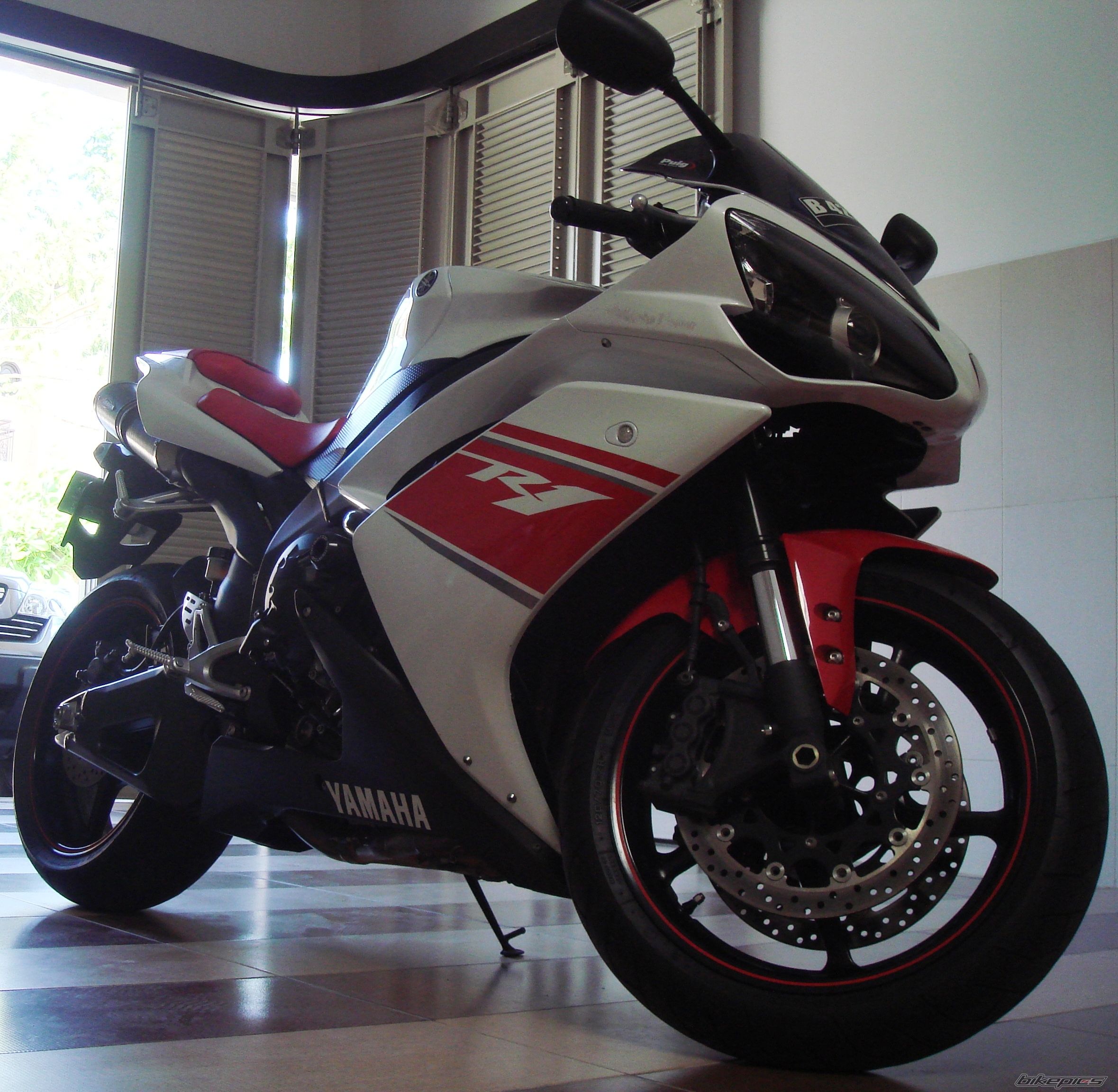 2008 YAMAHA YZF R1 | Picture 1794017 motorcycle photo