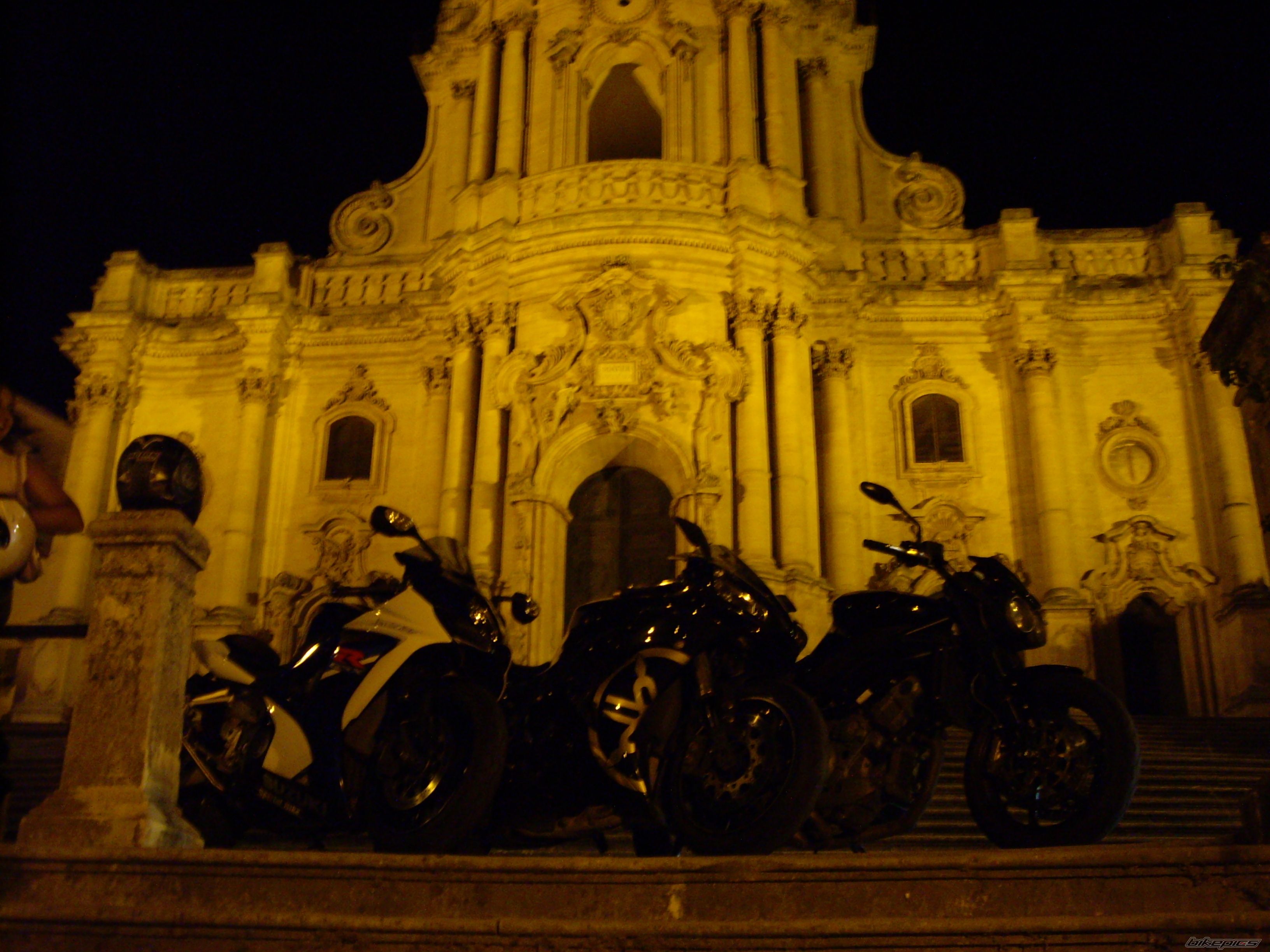 2009 YAMAHA YZF R1 | Picture 1795994 motorcycle photo