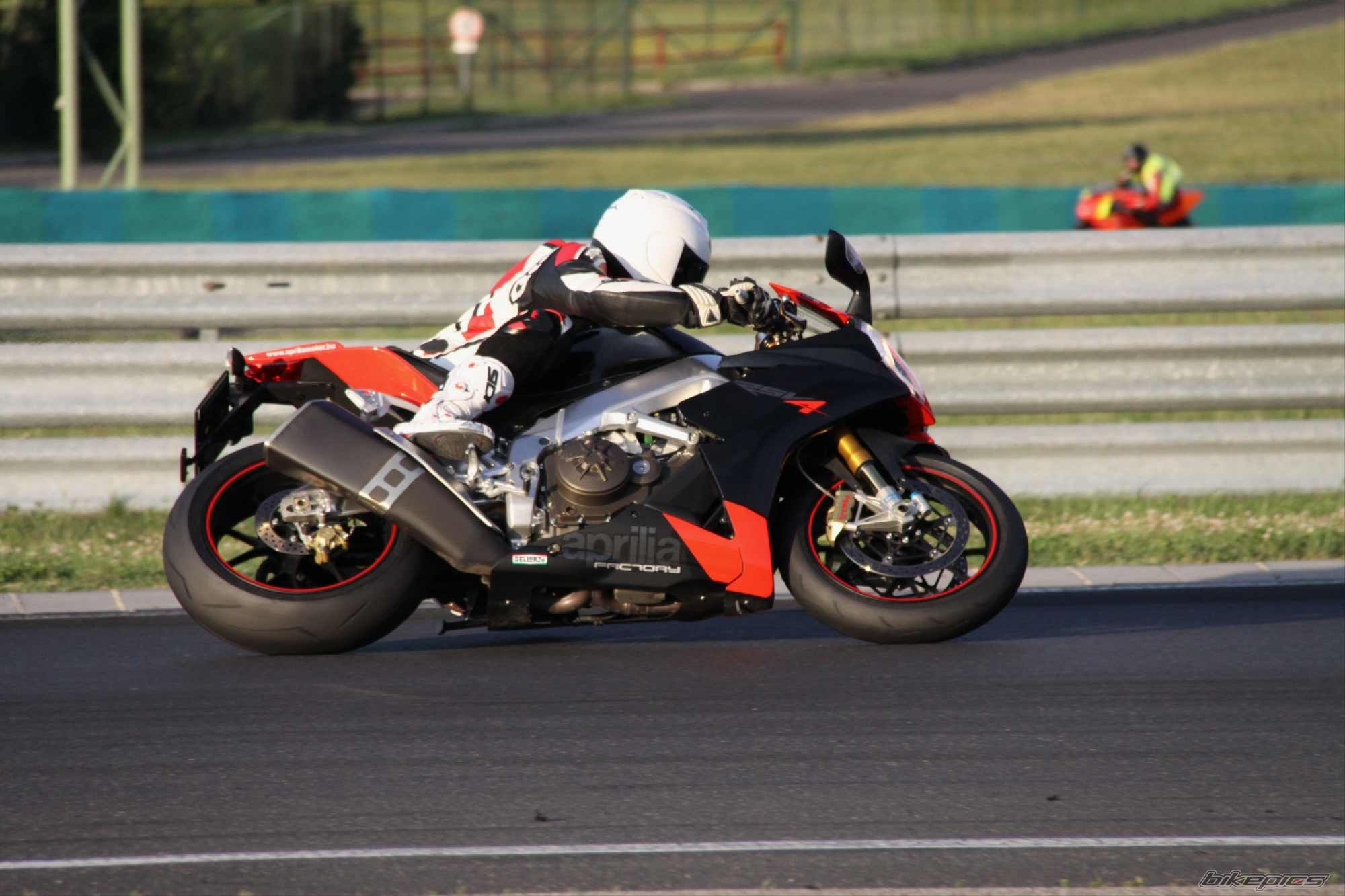 2009 APRILIA RSV 1000R MILLE | Picture 1798844 motorcycle photo