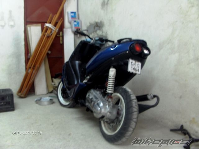 2001 APRILIA SR 125 | Picture 1801001 motorcycle photo