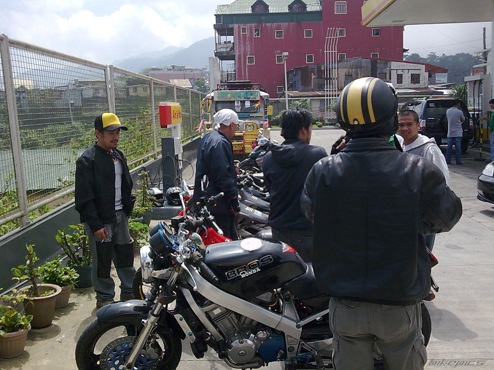 2010 SUZUKI RAIDER 150 | Picture 1802688 motorcycle photo