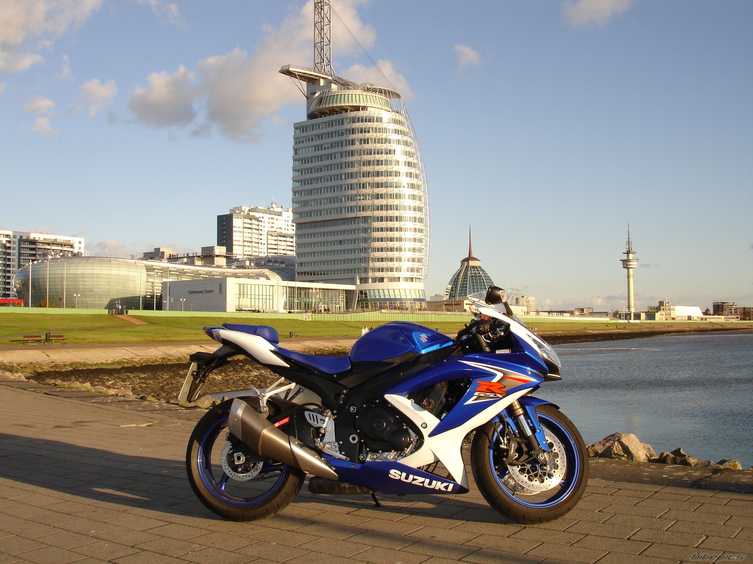 2008 SUZUKI GSX R 600 | Picture 1803833 motorcycle photo