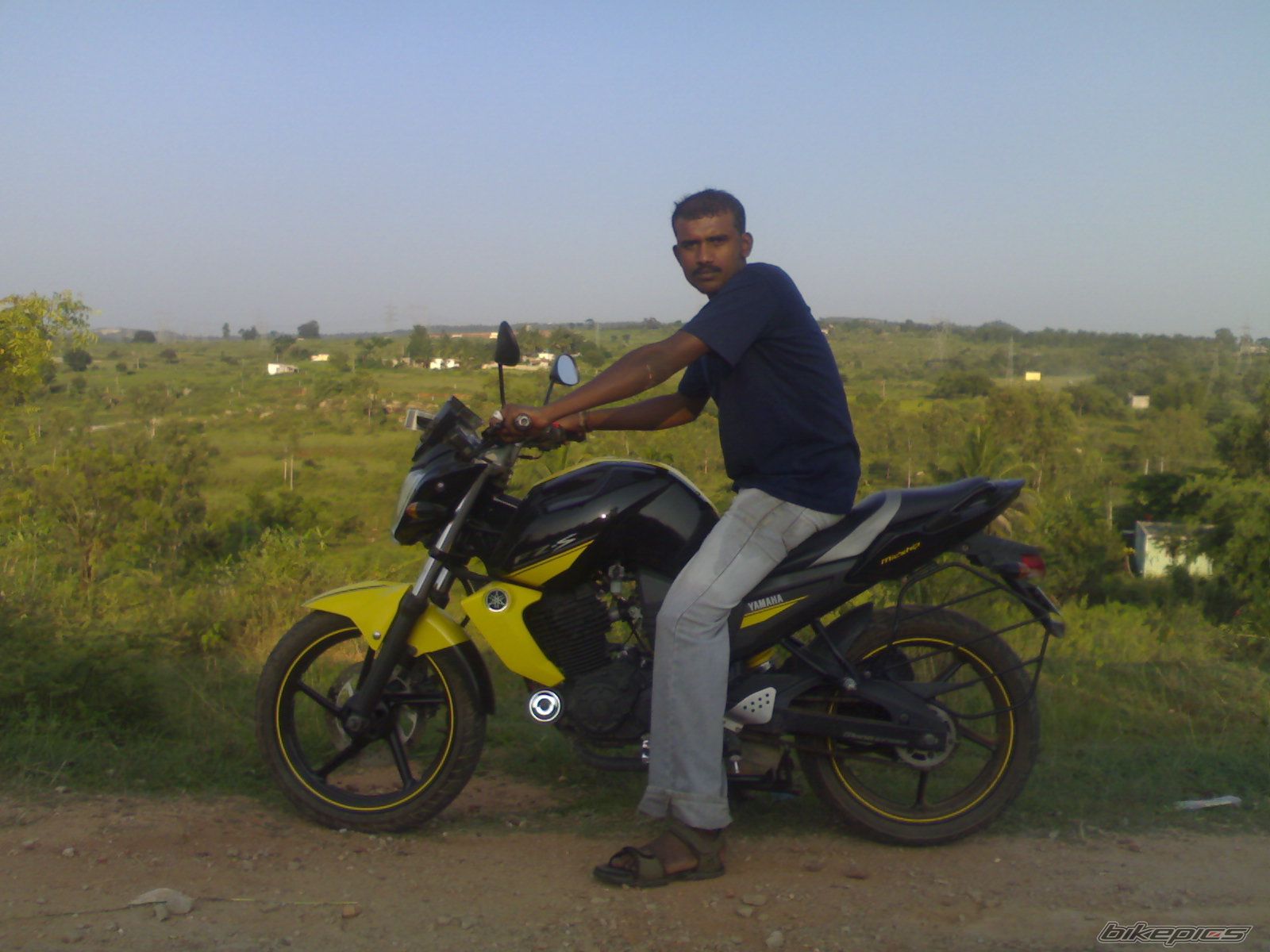 2010 YAMAHA FZ 150 | Picture 1808651 motorcycle photo