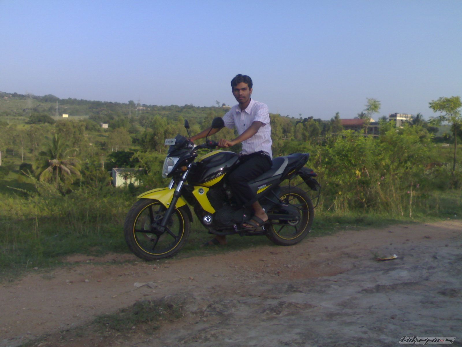 2010 YAMAHA FZ 150 | Picture 1808653 motorcycle photo