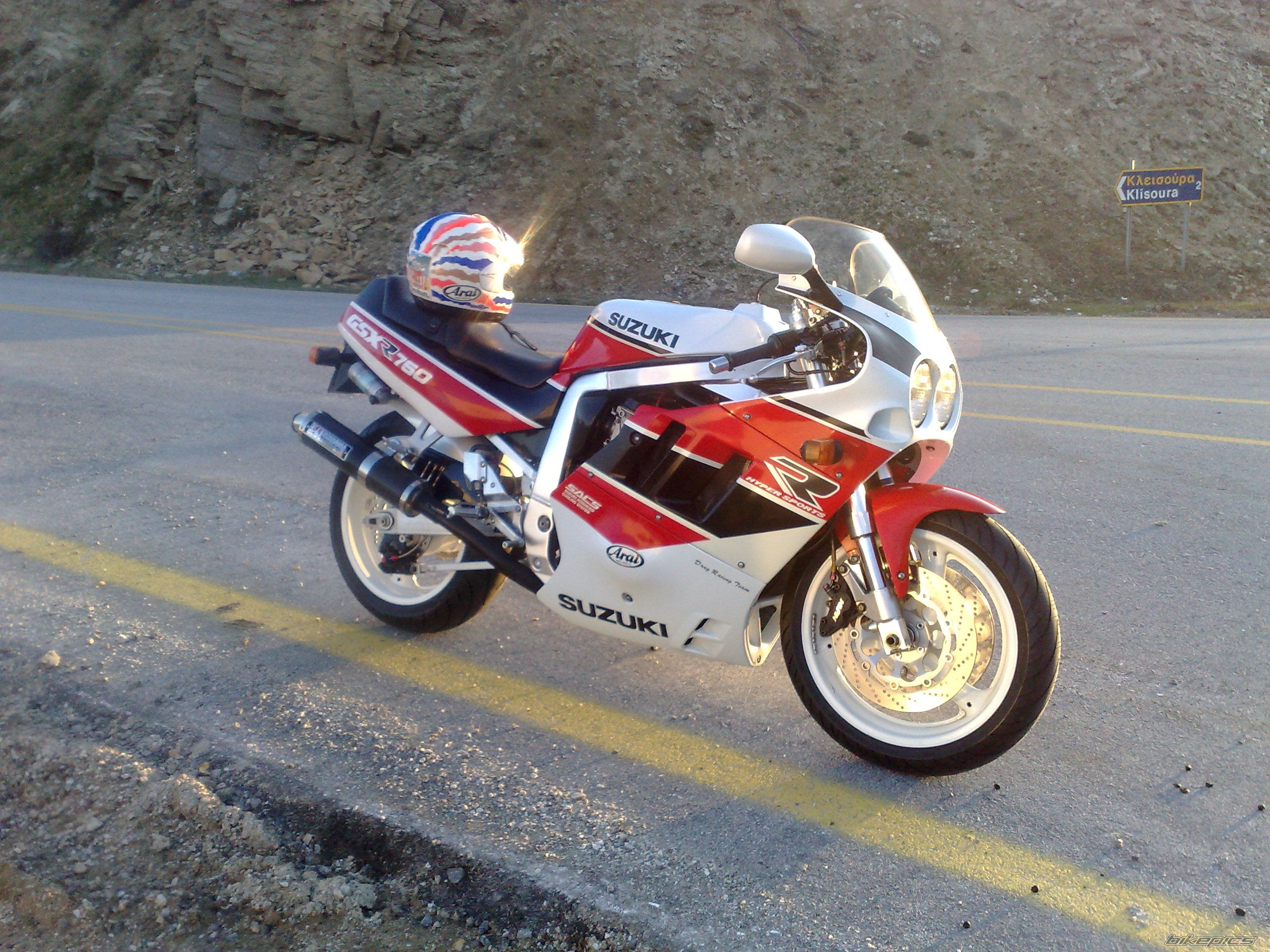 1990 SUZUKI GSX R 750 | Picture 1812124 motorcycle photo