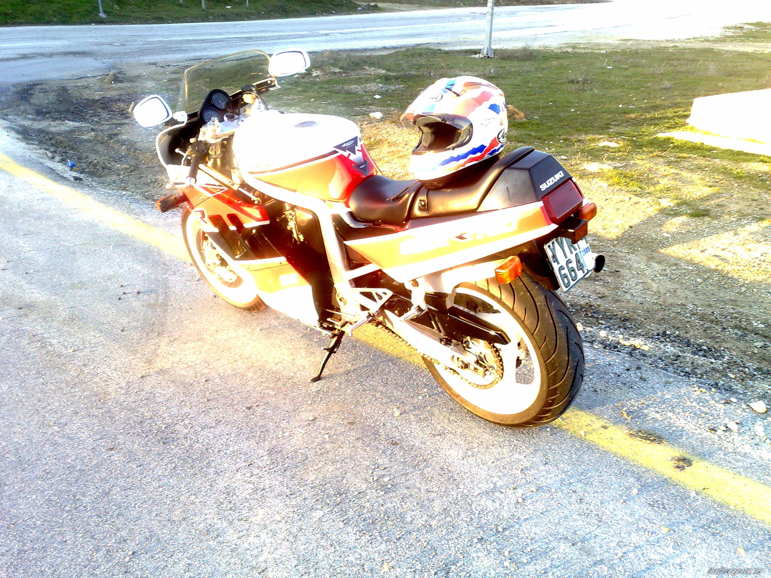 1990 SUZUKI GSX R 750 | Picture 1812135 motorcycle photo