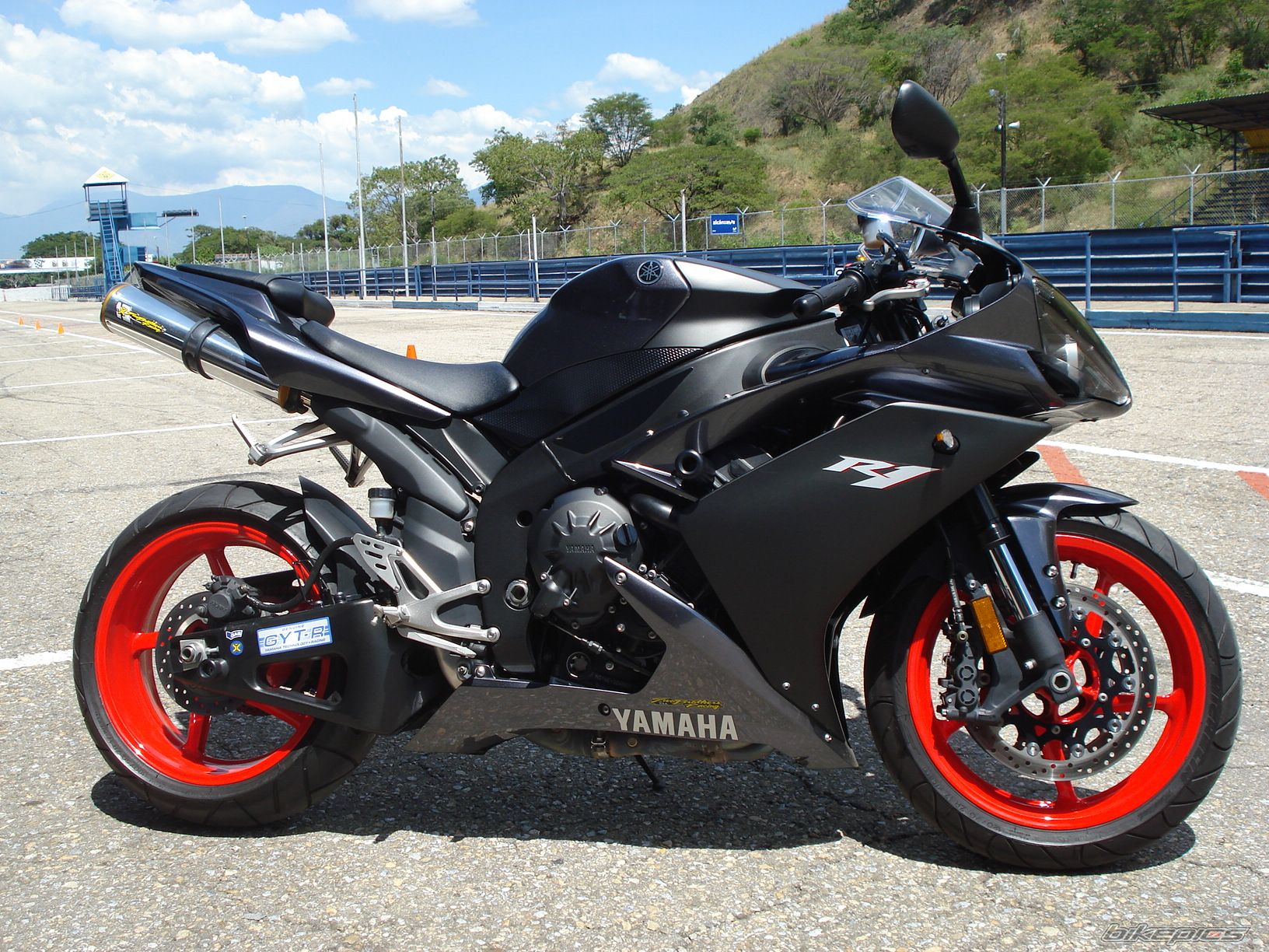 2007 YAMAHA YZF R1 | Picture 1814234 motorcycle photo
