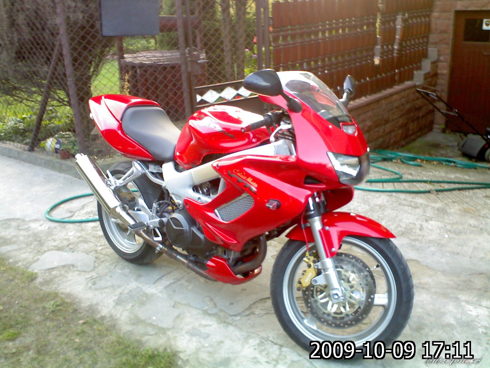 2001 HONDA VTR 1000 | Picture 1815807 motorcycle photo