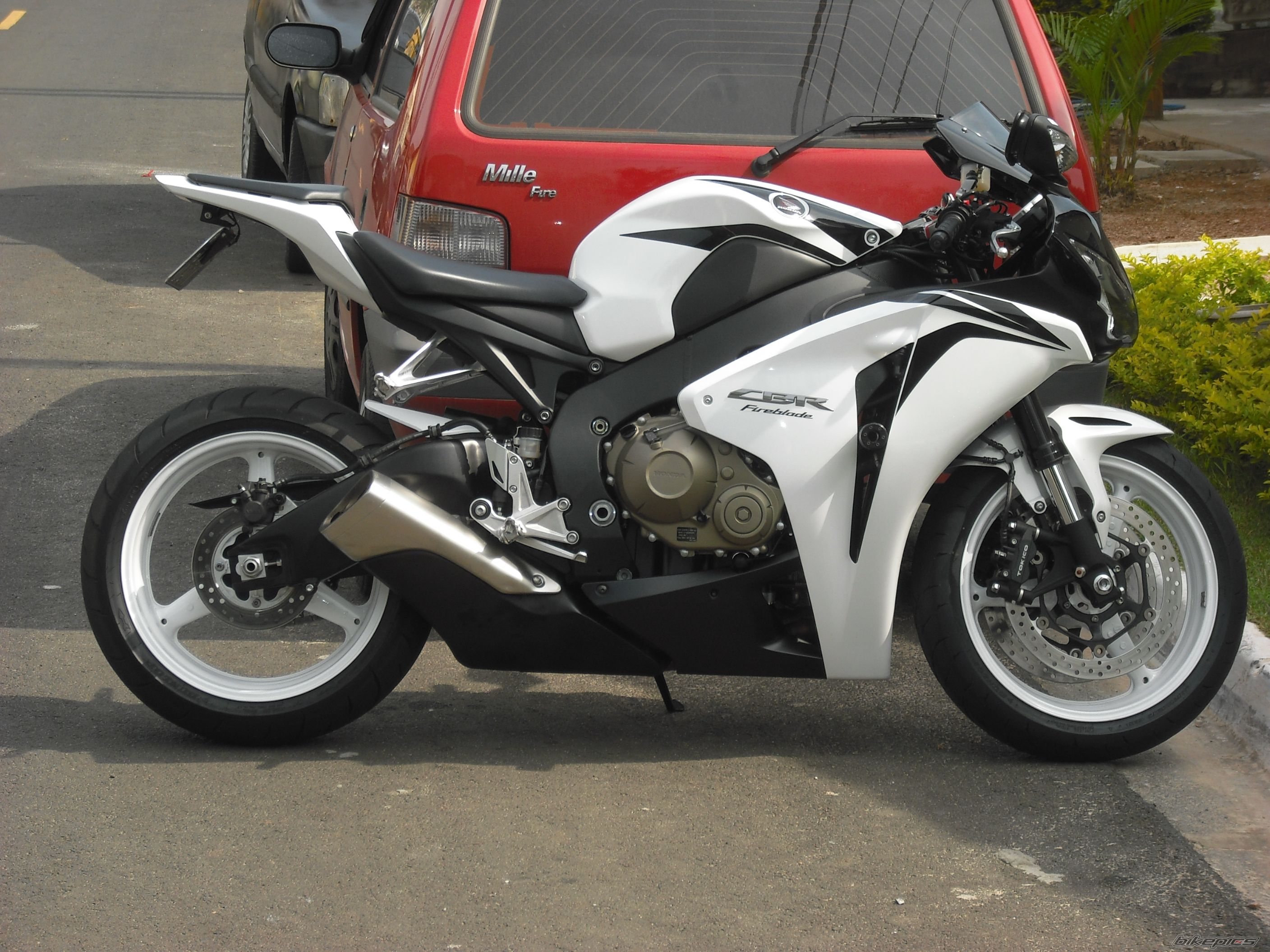 2009 HONDA CBR 1000  RR | Picture 1816975 motorcycle photo